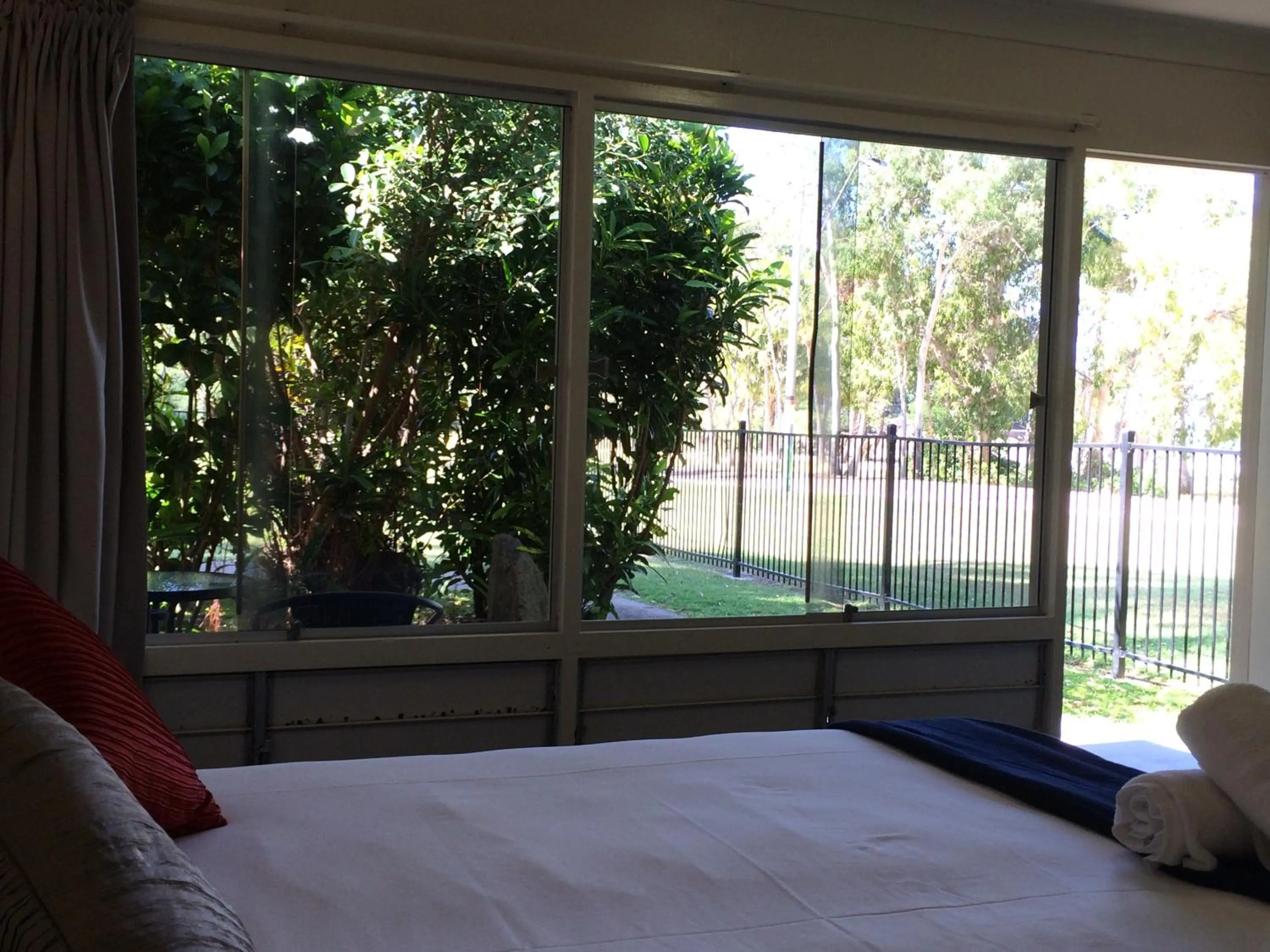 Day, Bed in Arcadia Village Motel