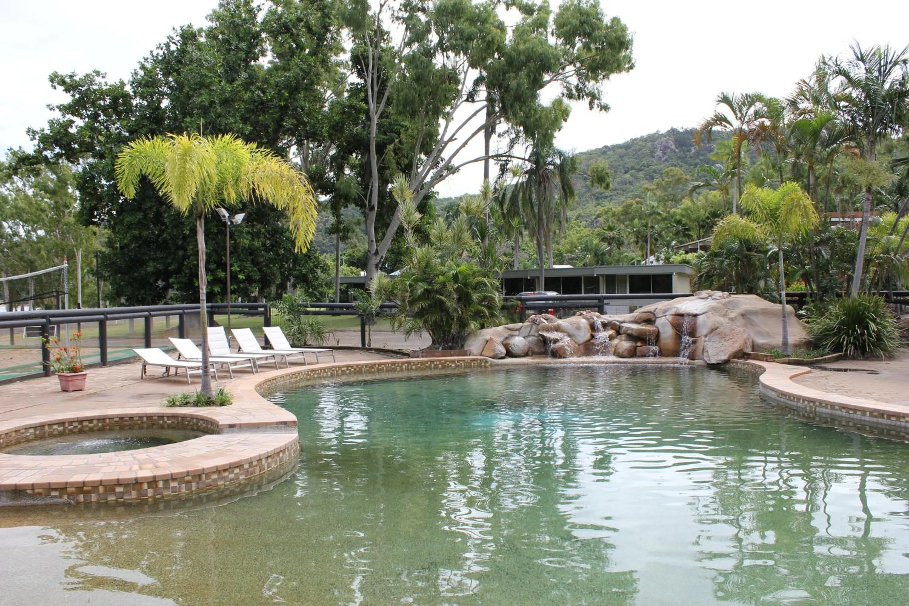 Swimming pool in Arcadia Village Motel
