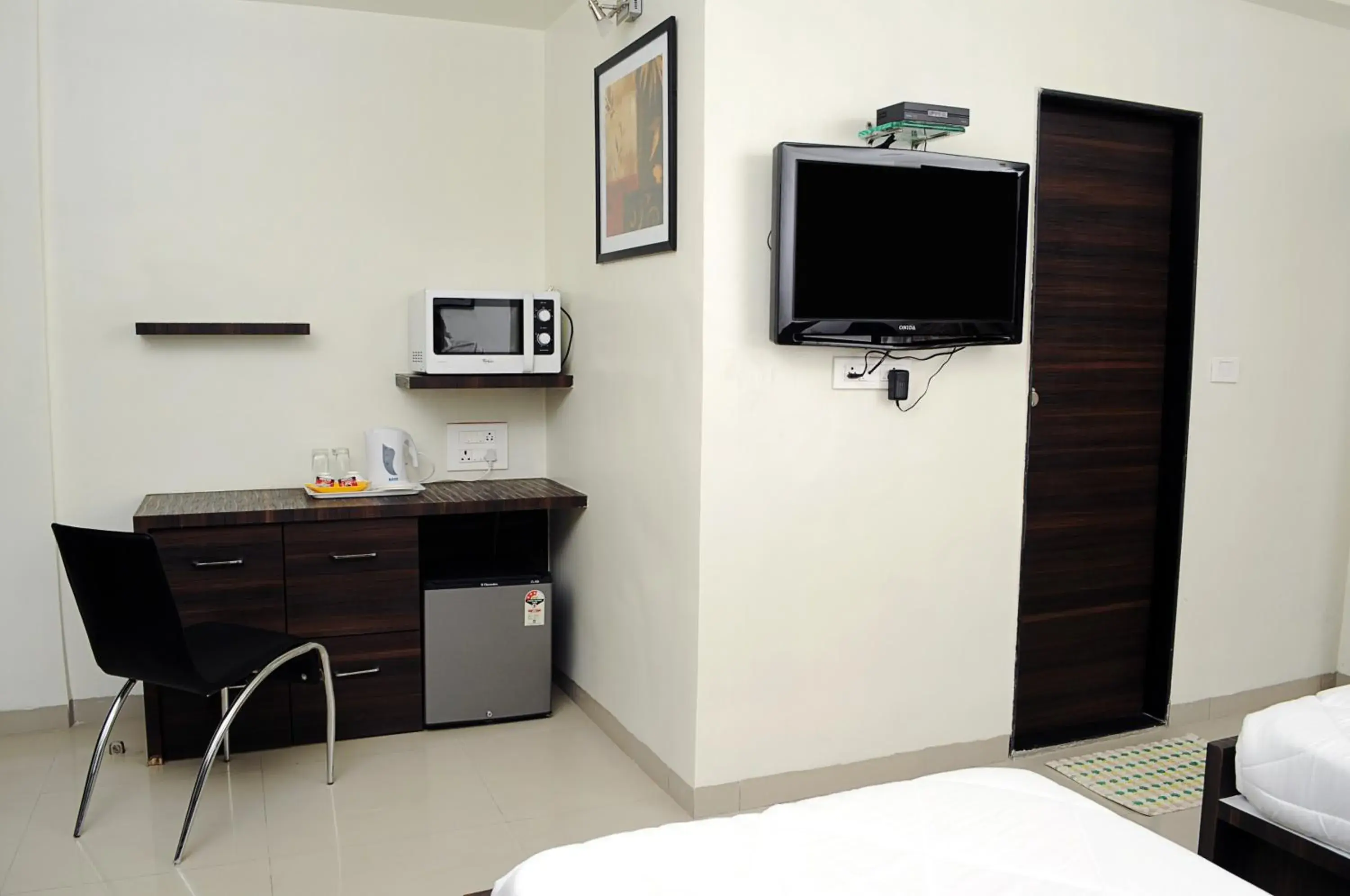 Deluxe Double Room in Hotel Suresh Inn Deluxe Double Room in Hotel Suresh Inn