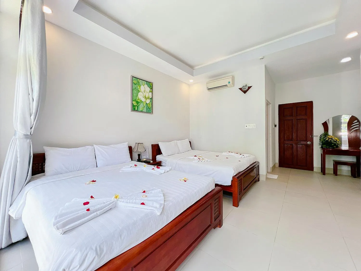 Photo of the whole room, Bed in Sand Beach Resort