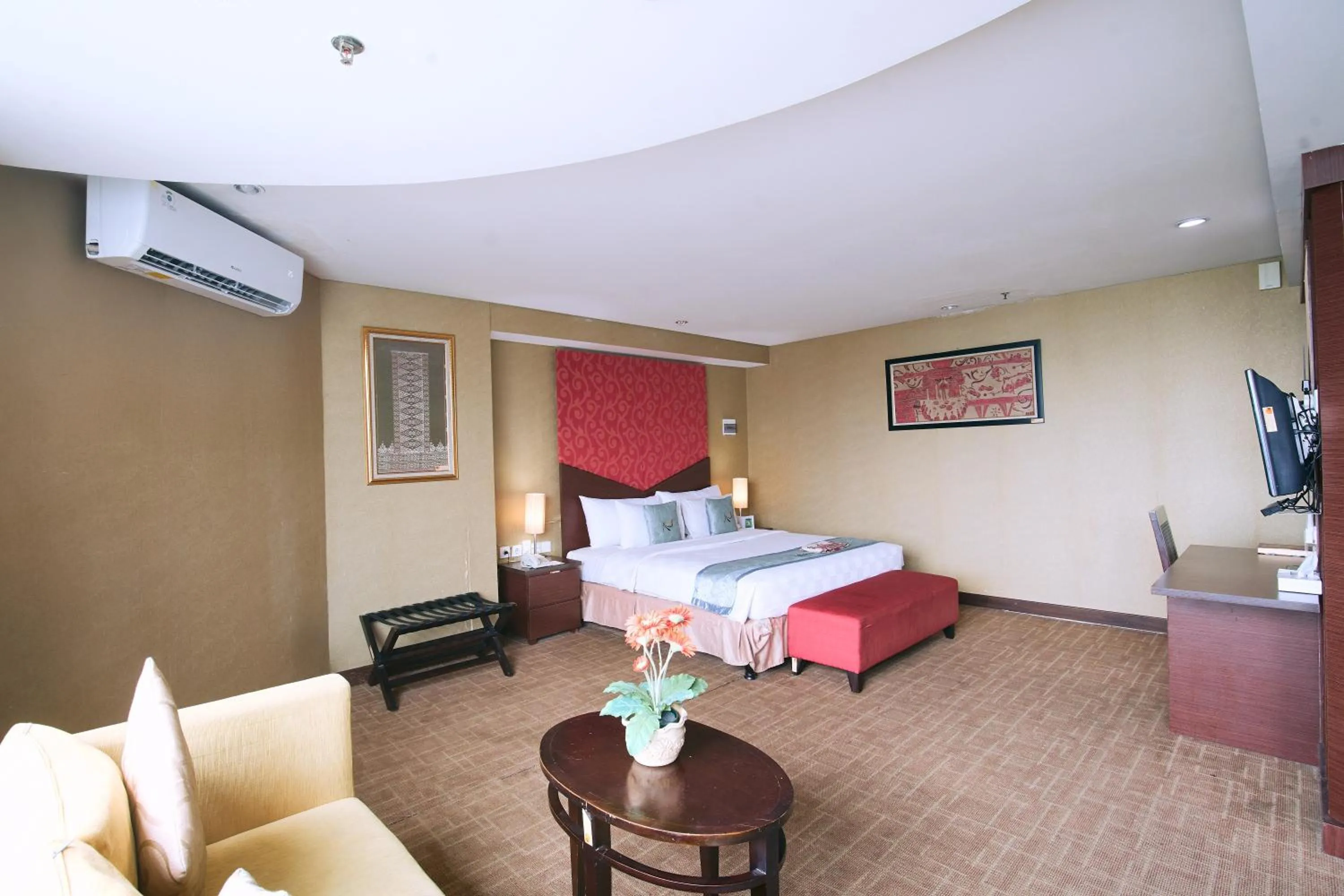 Bed in Hotel Balairung Jakarta