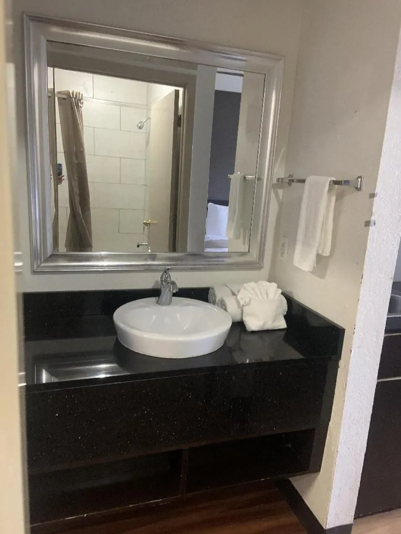 Shower in Extended Stay Pensacola