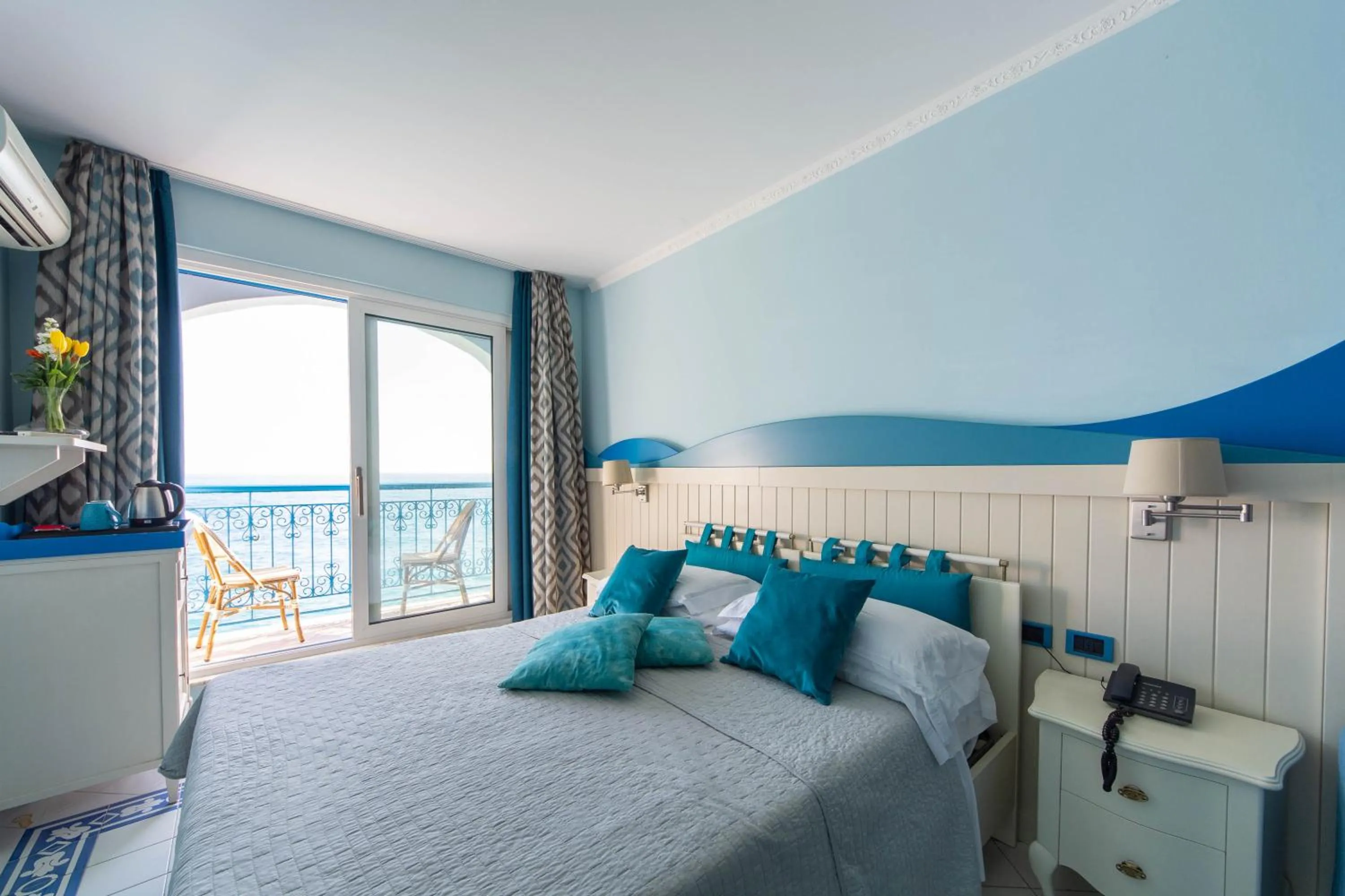 Natural landscape, Bed in Hotel Villa San Michele