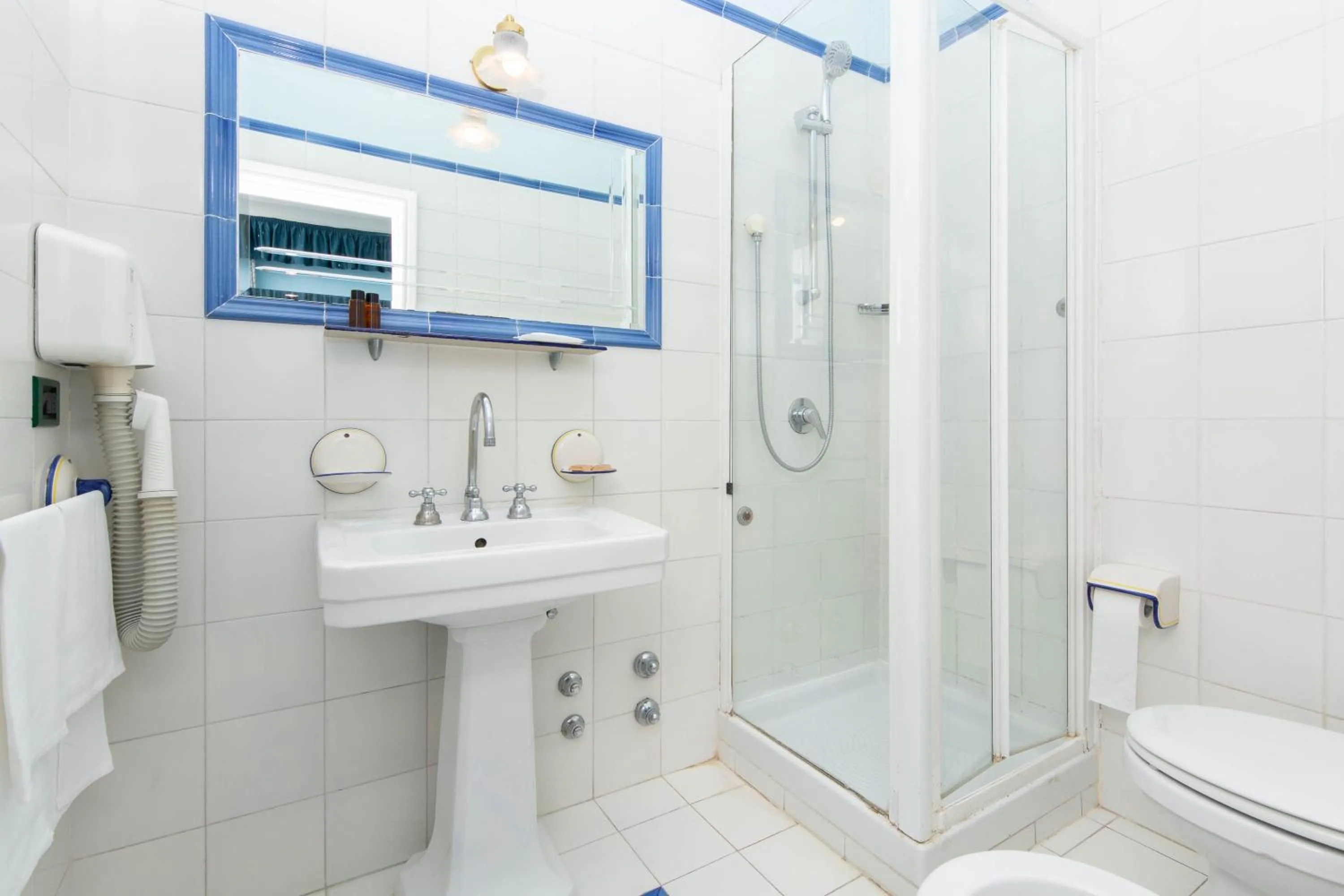 Shower in Hotel Villa San Michele