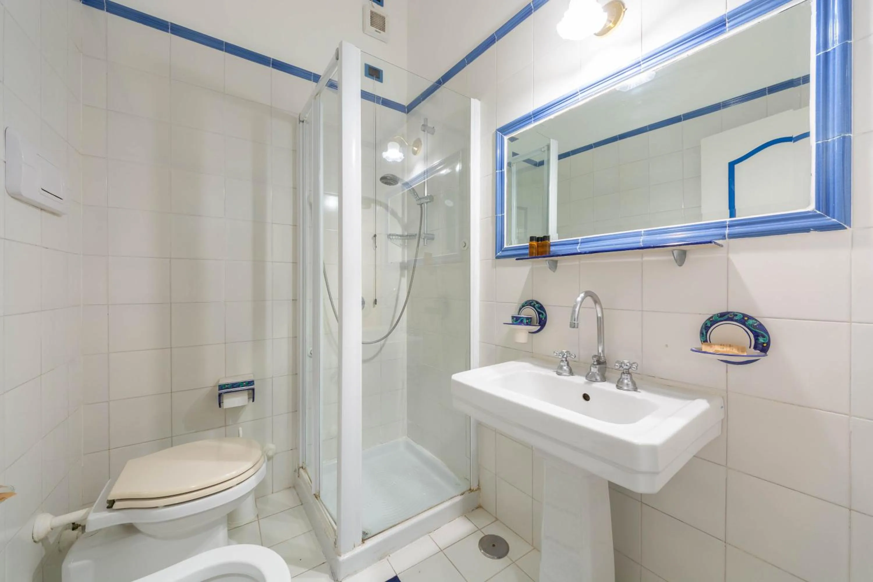 Shower in Hotel Villa San Michele