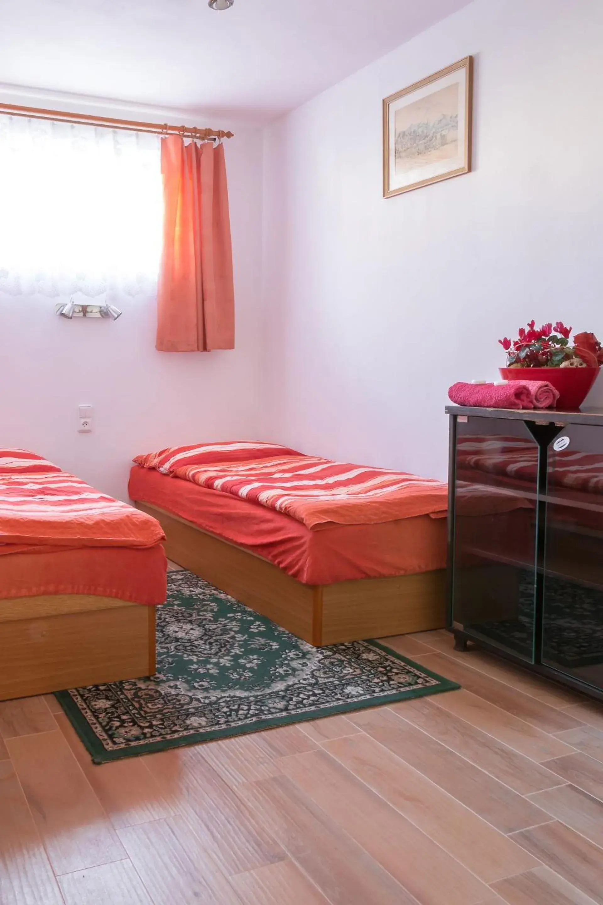 Double or Twin Room - single occupancy in Alton garni hotel Double or Twin Room - single occupancy in Alton garni hotel
