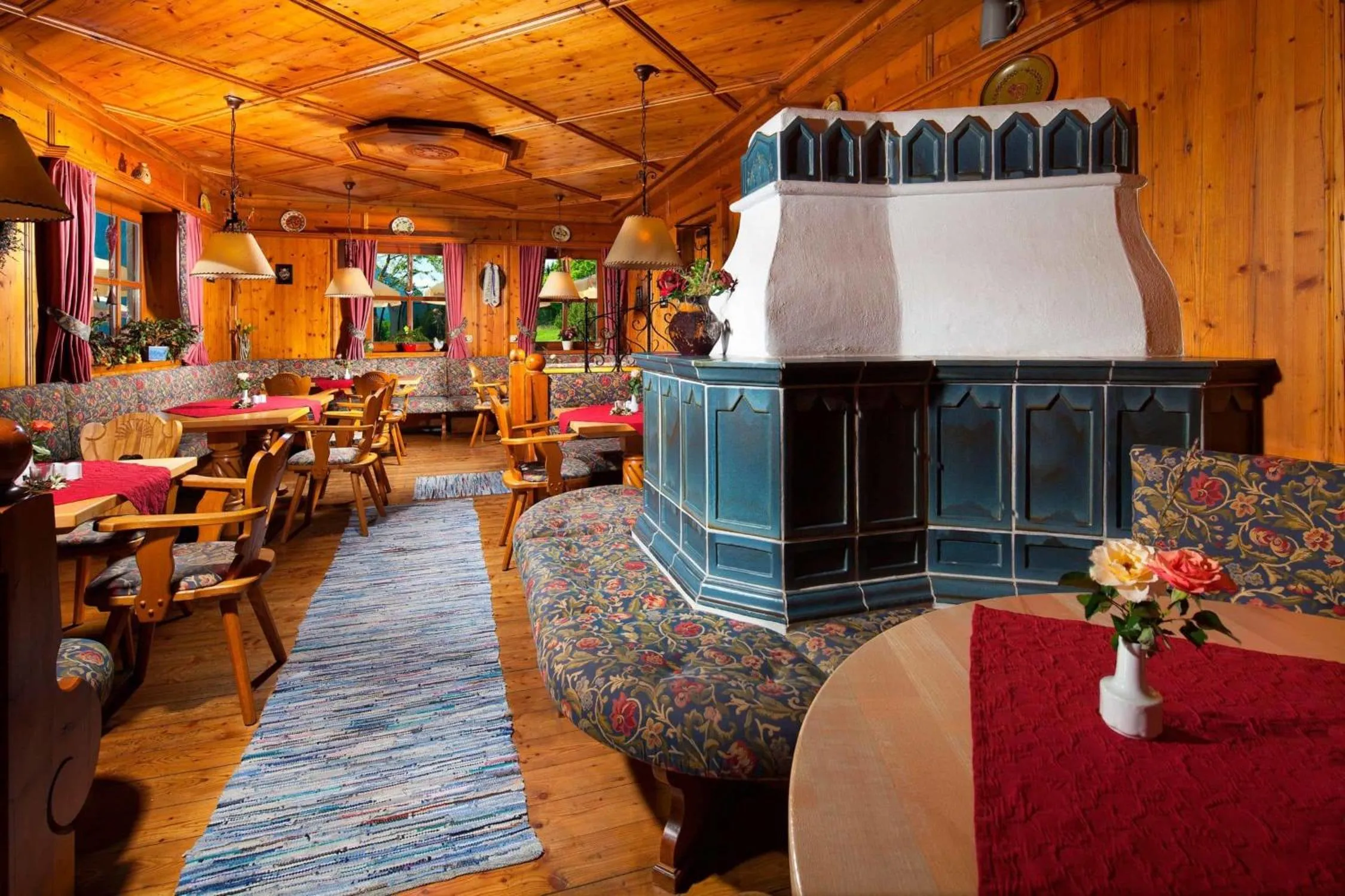 Restaurant/places to eat in Hotel-Gasthof Nutzkaser