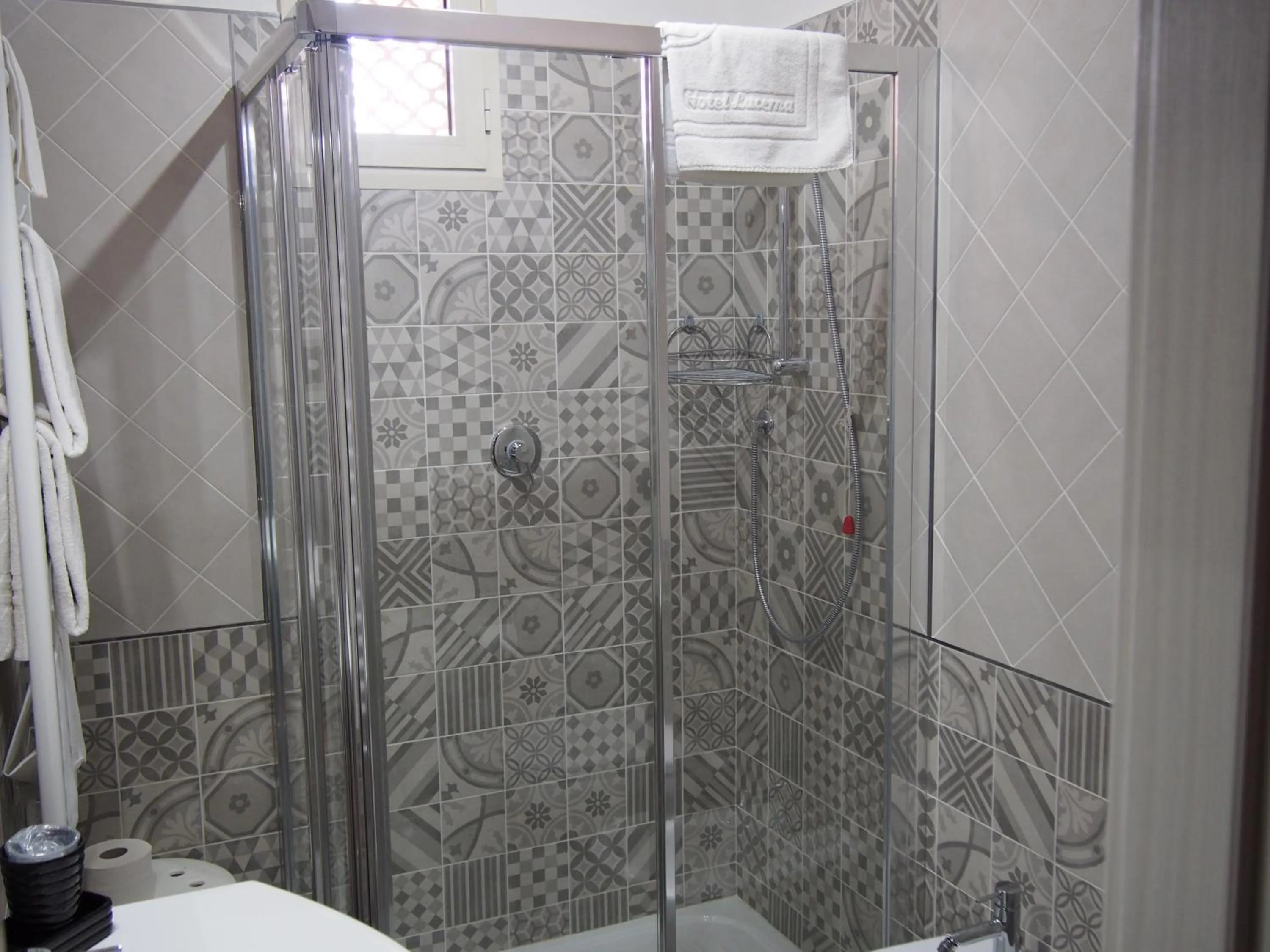 Shower in Hotel Lucerna