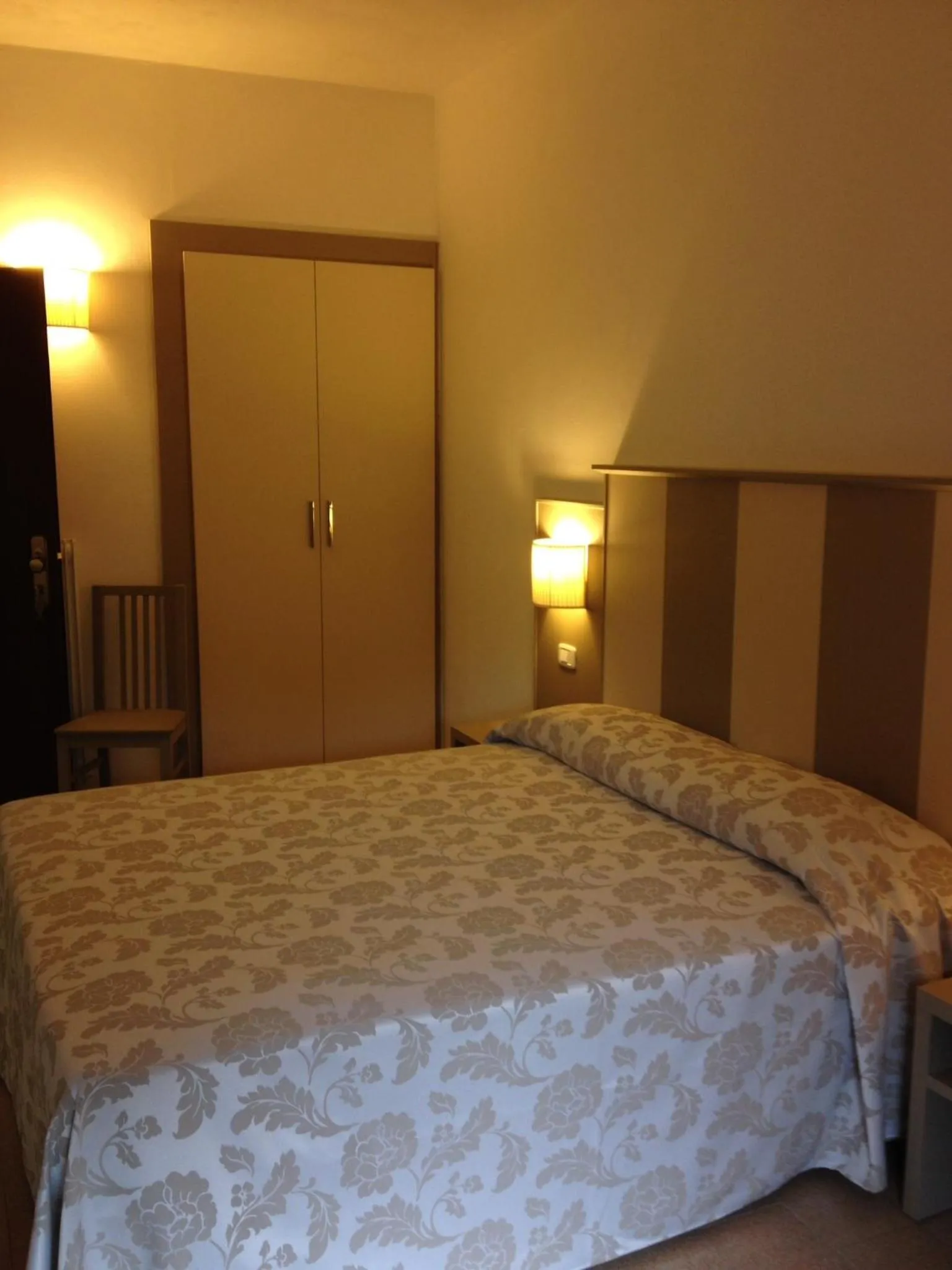 Bedroom, Bed in Hotel Lucerna