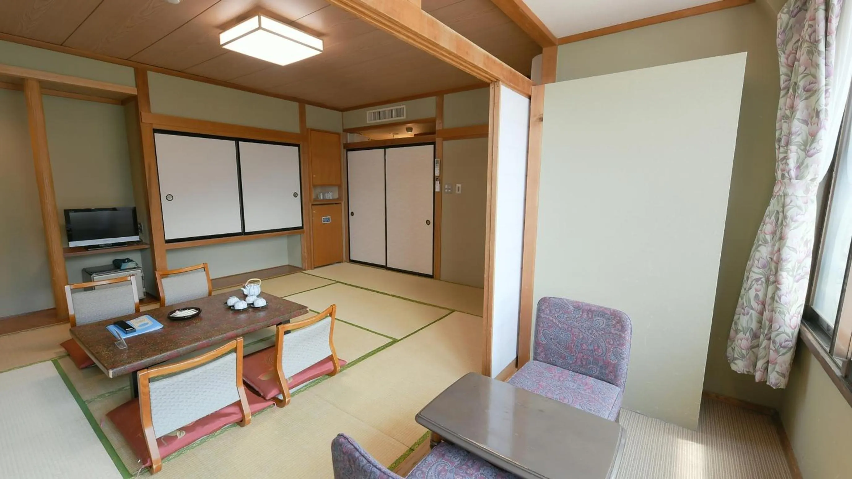 Internal: Not applicable to any particular room in Hotel Koryu