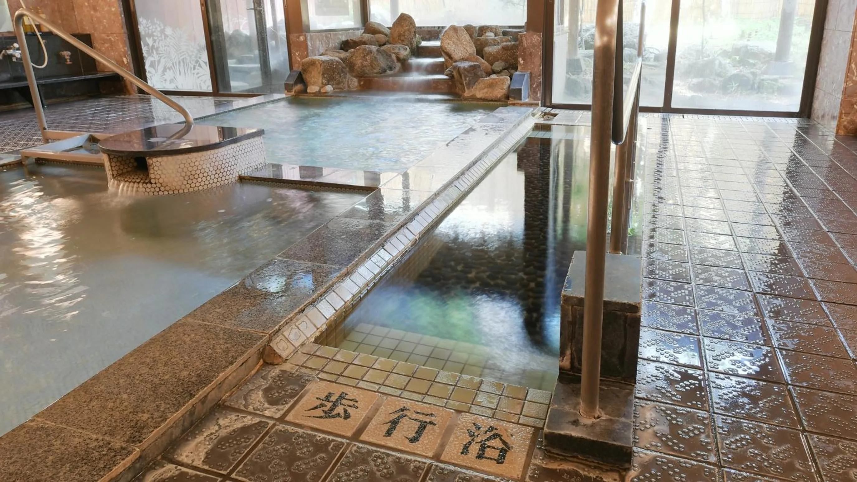 Public Bath in Hotel Koryu