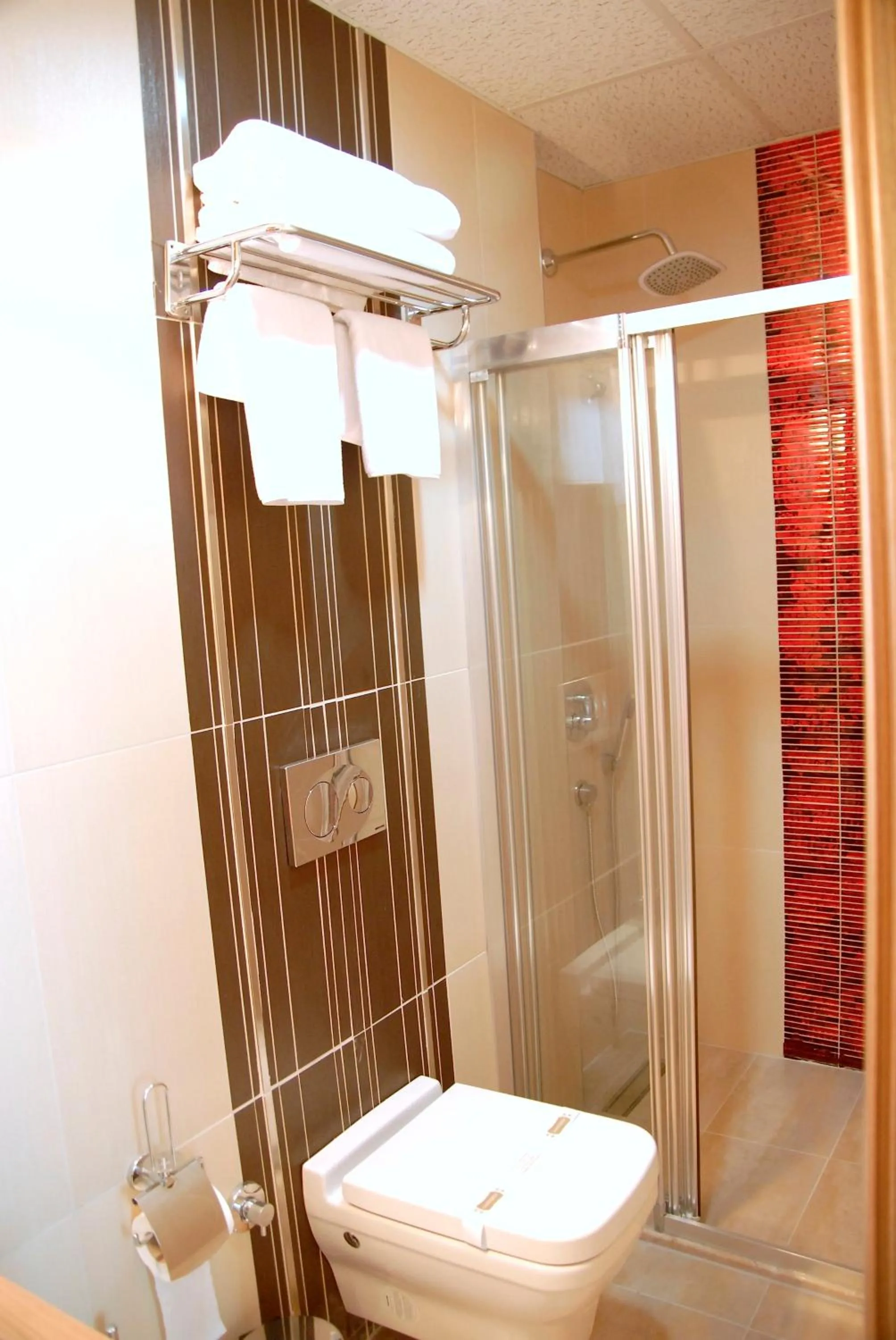 Bathroom in Lounge Hotel