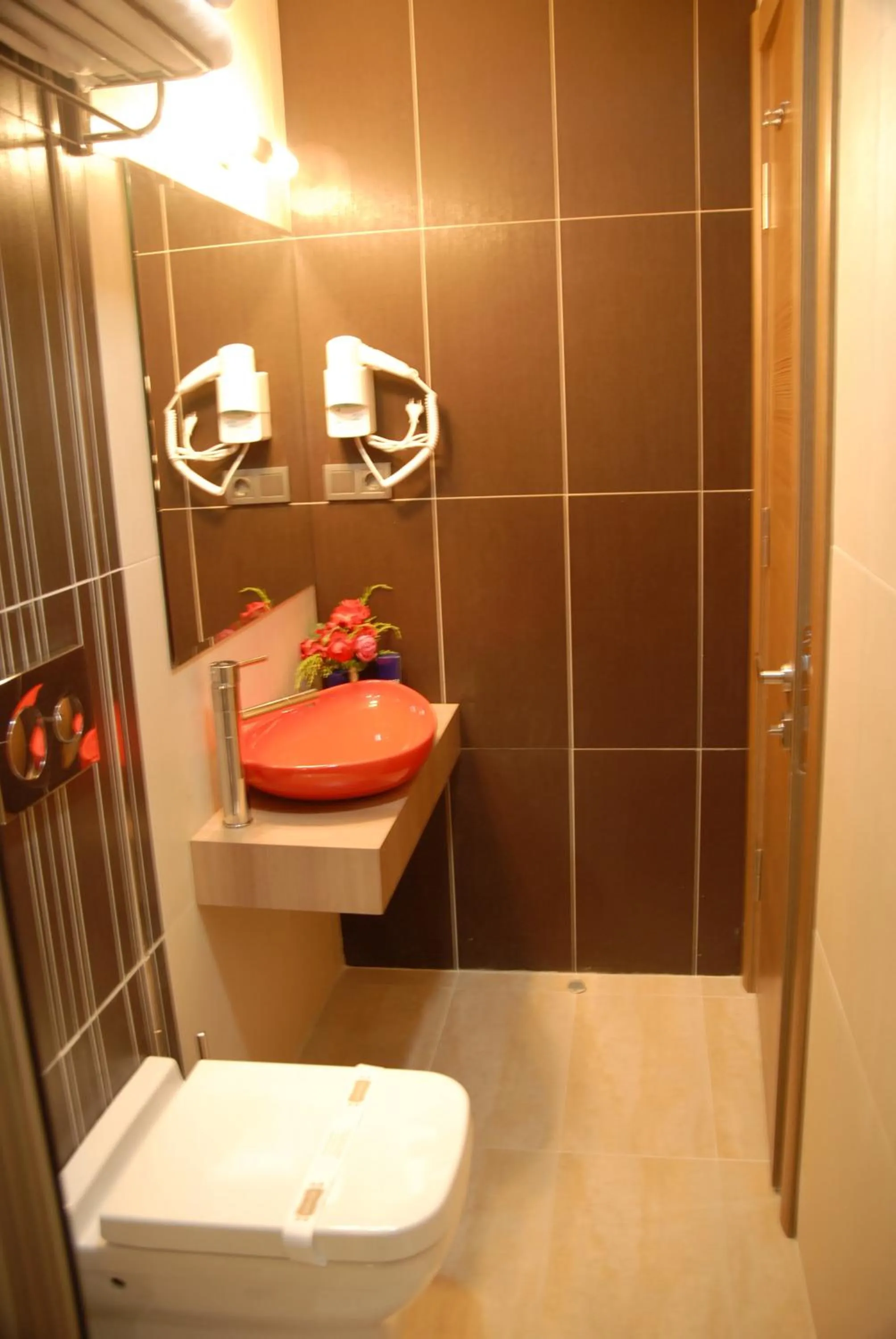 Bathroom in Lounge Hotel