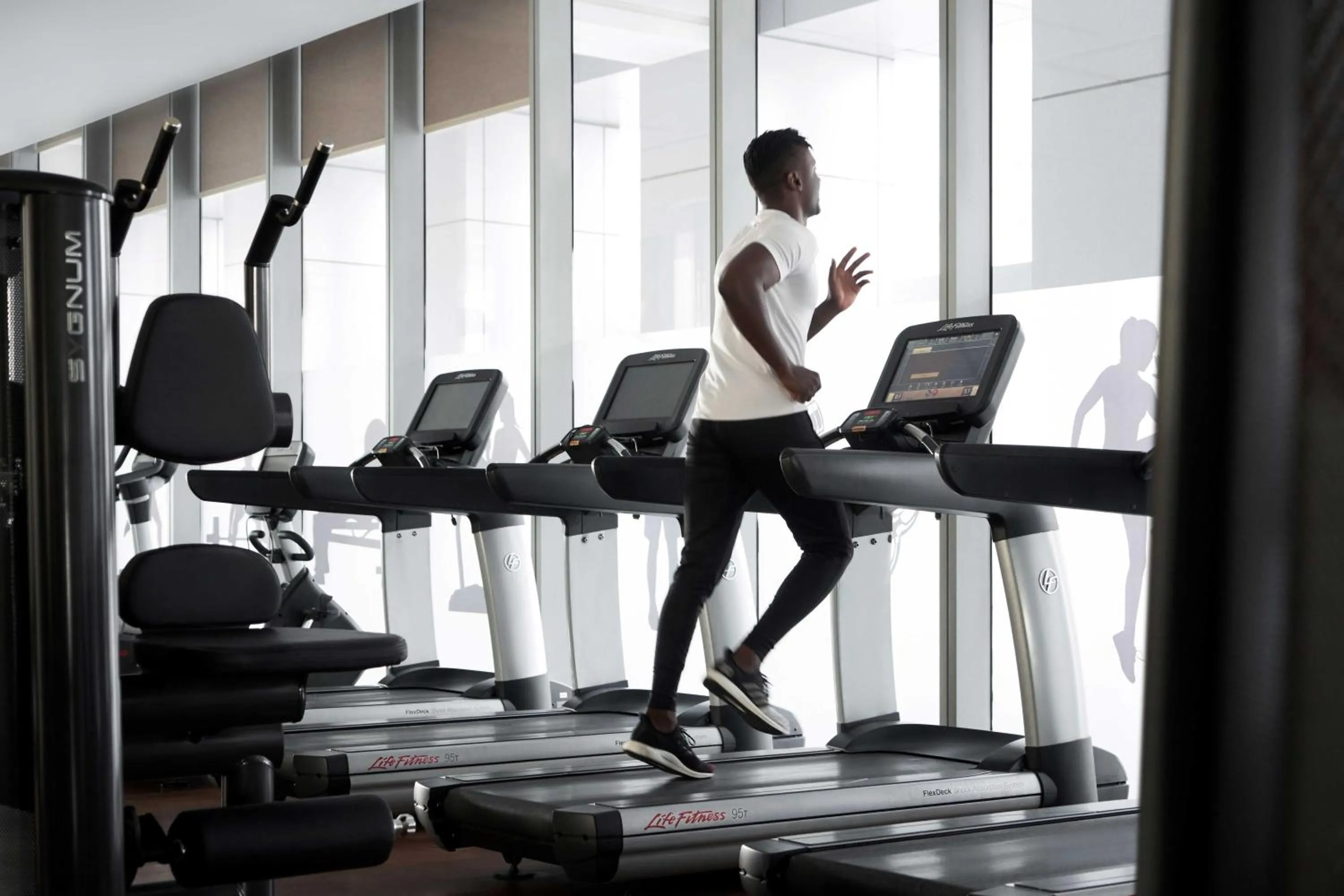 Fitness centre/facilities in Anantara Downtown Dubai