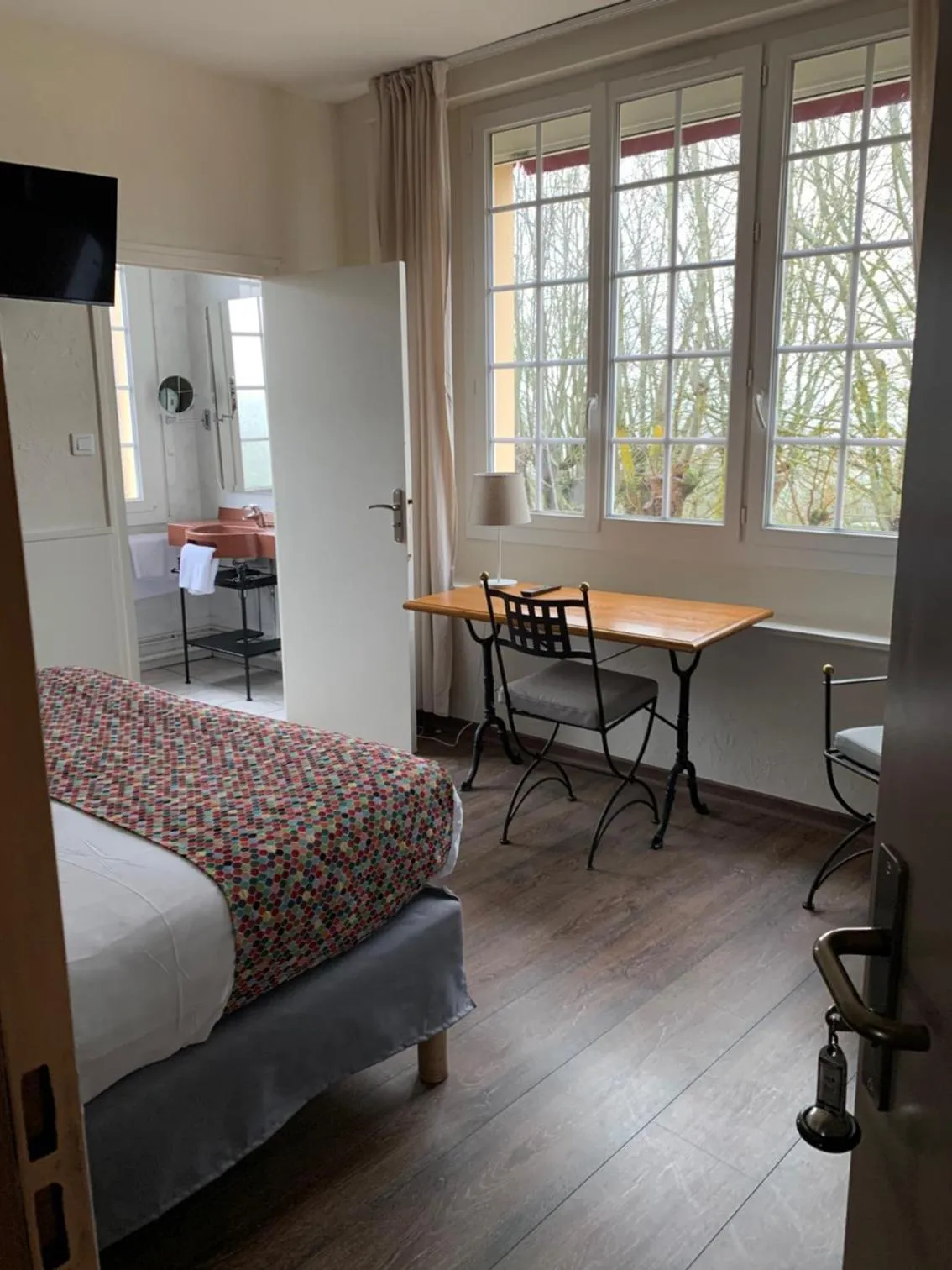 Bedroom, Bed in La Bonbonniere - Sure Hotel Collection by Best Western