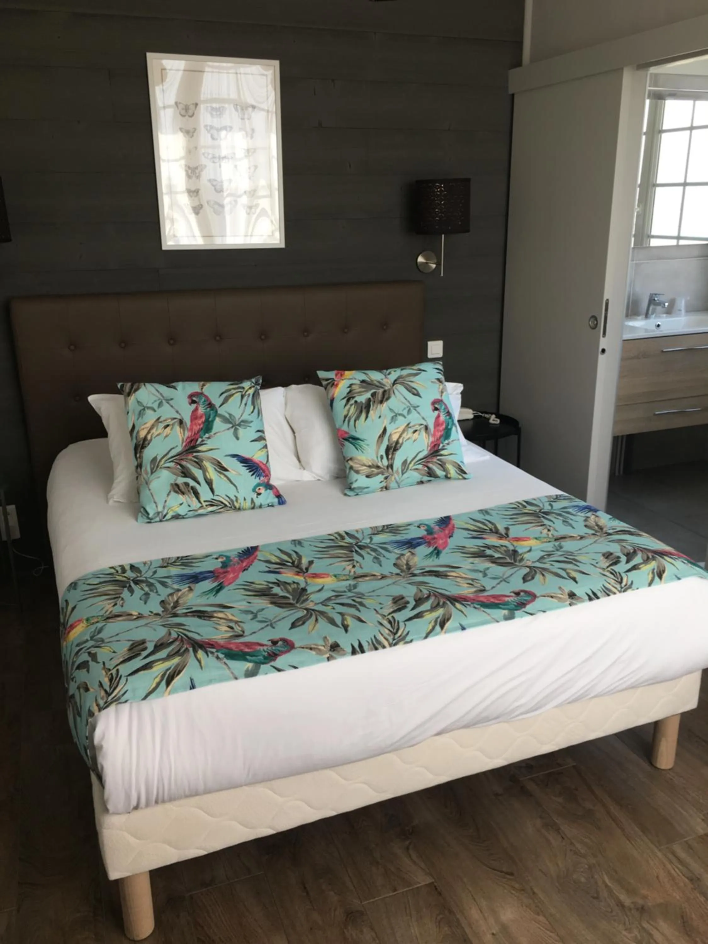 Bedroom, Bed in La Bonbonniere - Sure Hotel Collection by Best Western