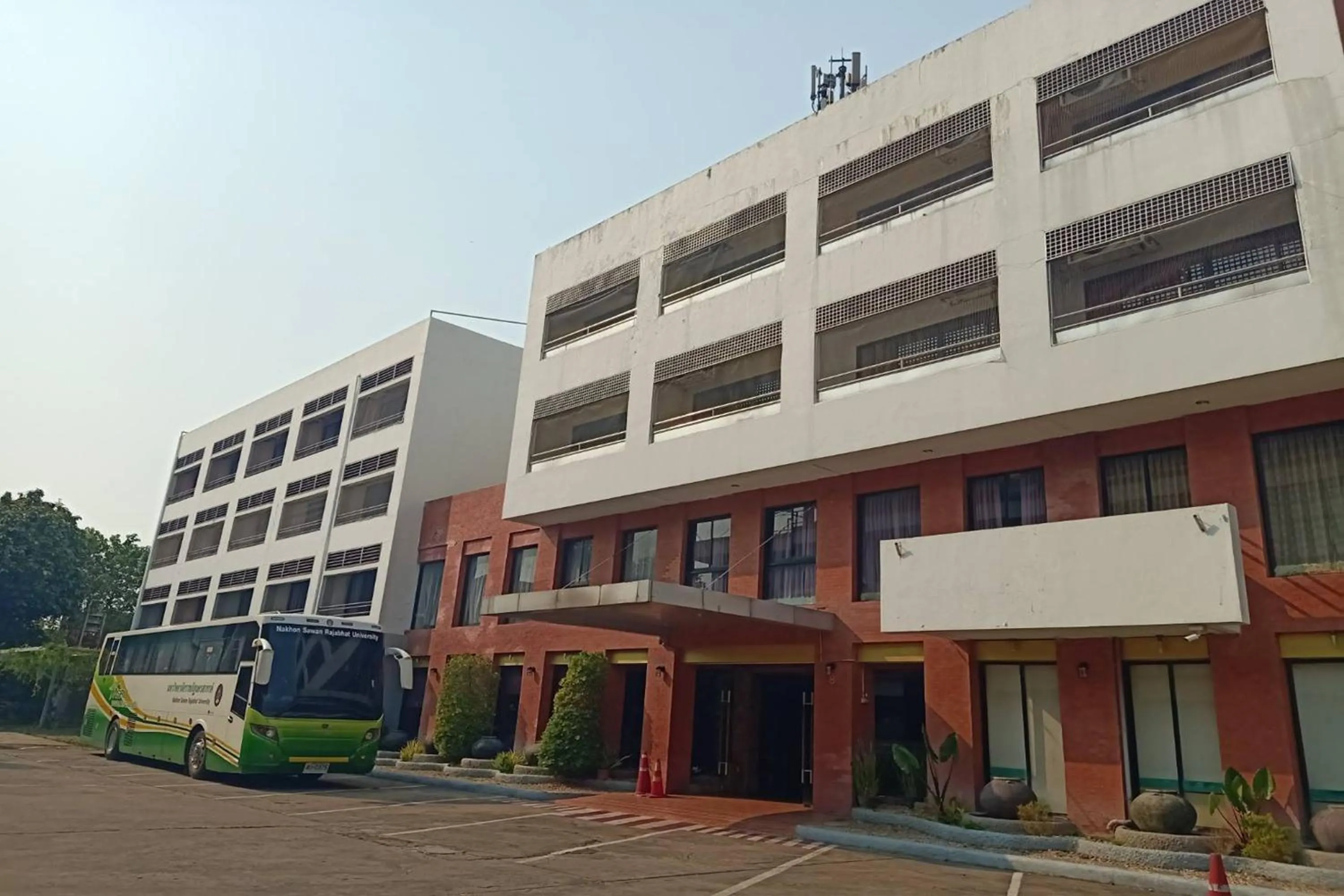 Property building in Pin Hotel