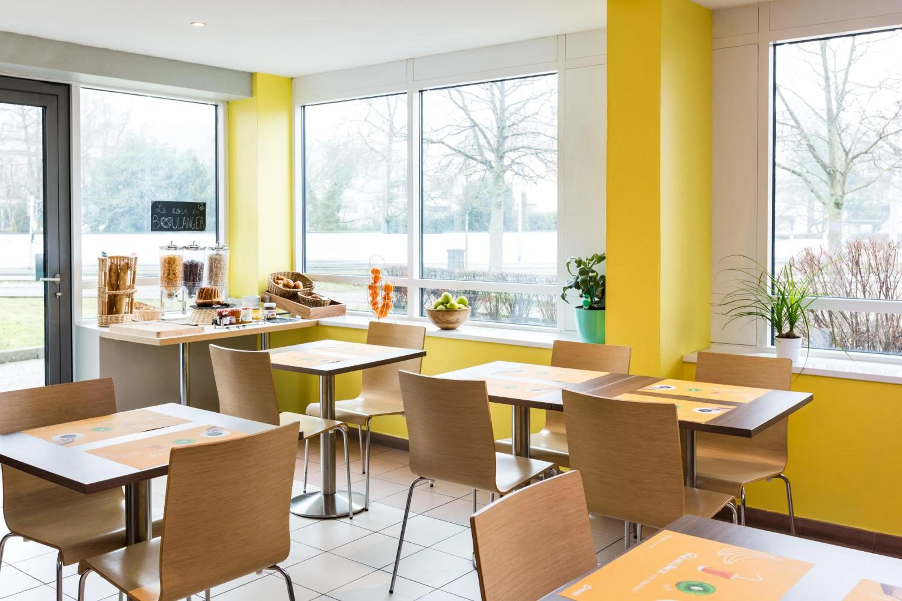 Buffet breakfast in Aparthotel Adagio Access Strasbourg Illkirch