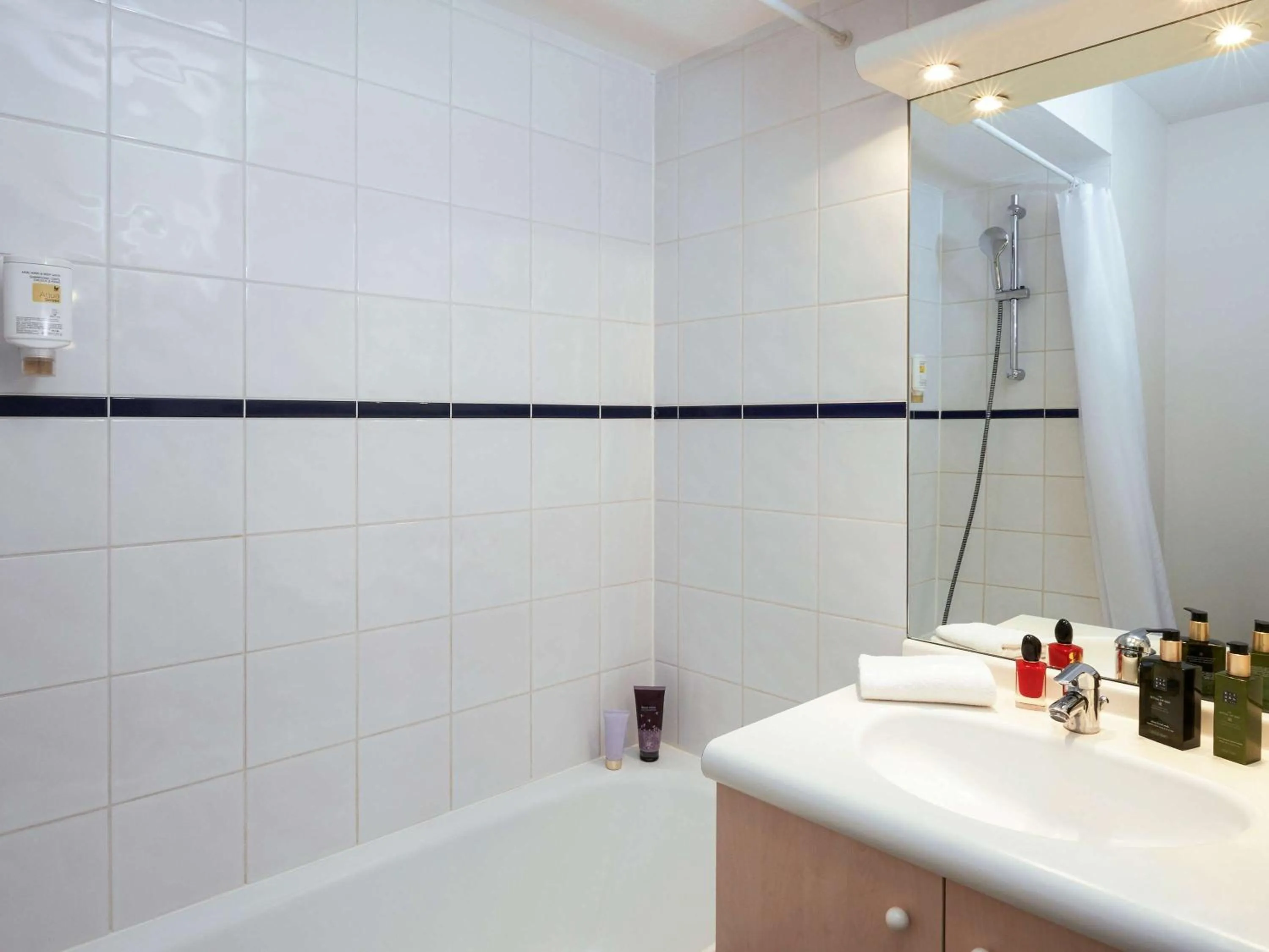 Photo of the whole room in Aparthotel Adagio Access Strasbourg Illkirch