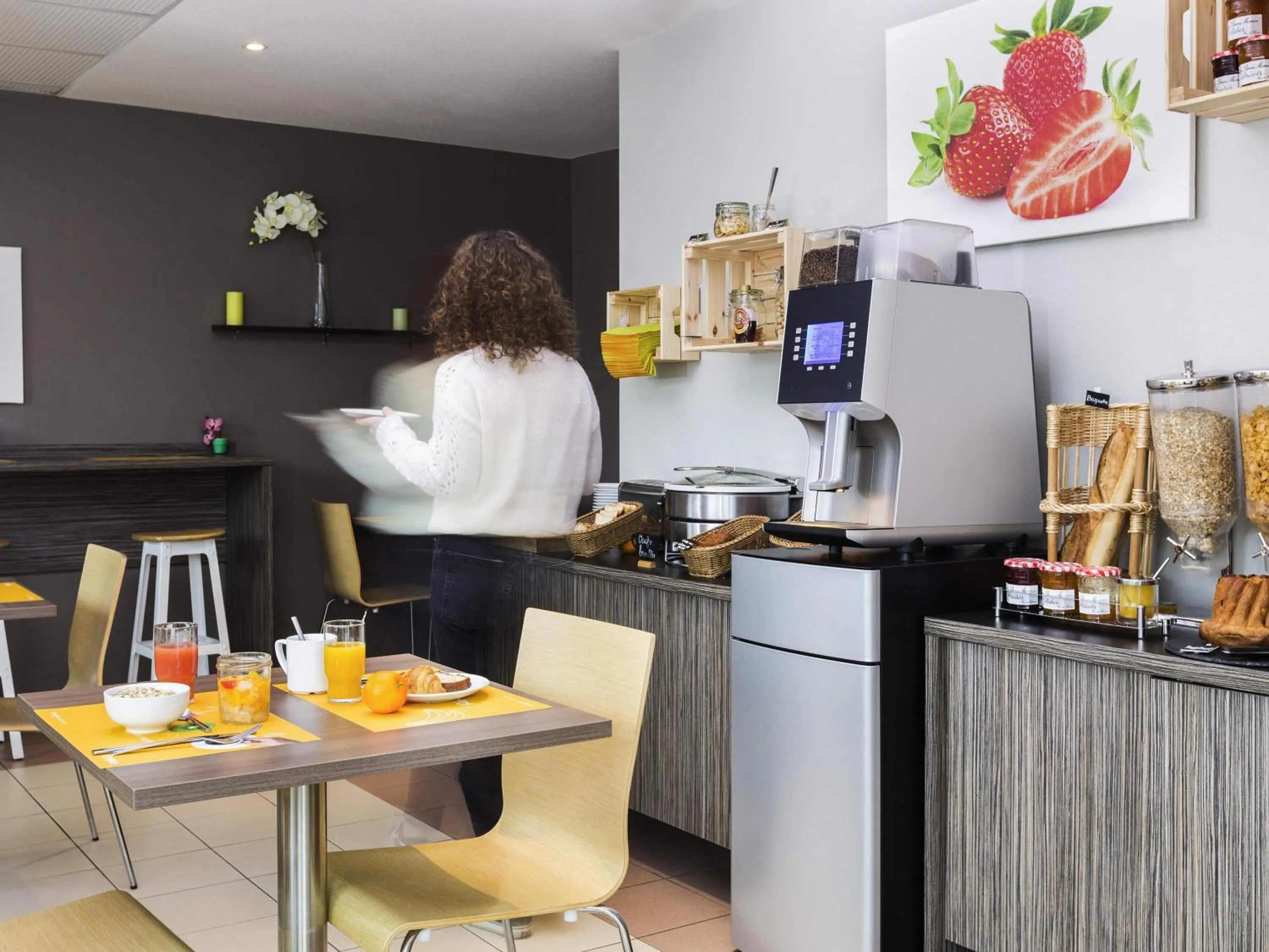 Breakfast in Aparthotel Adagio Access Strasbourg Illkirch