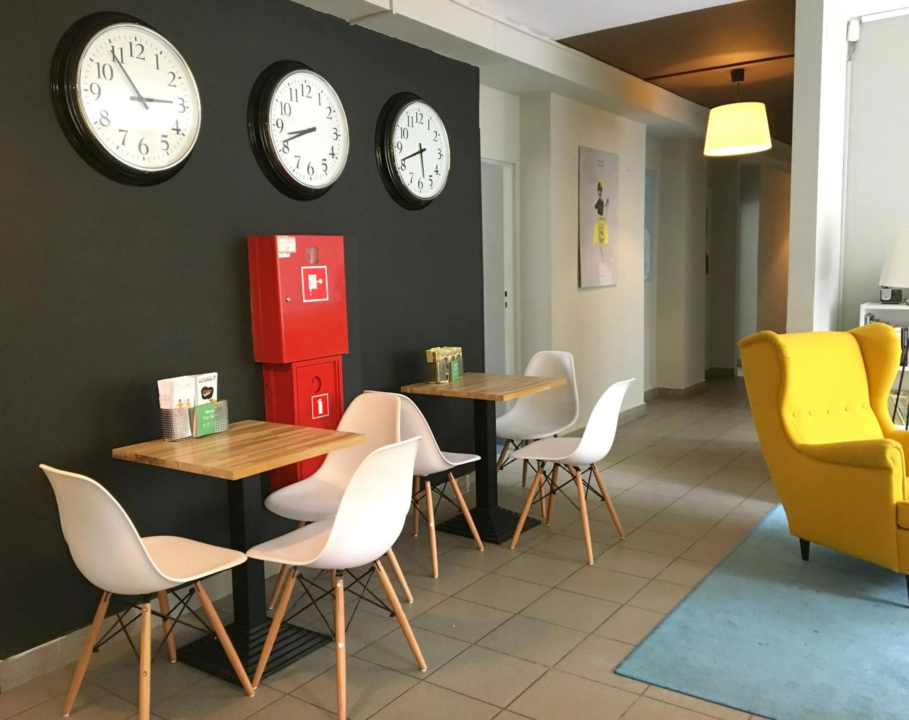 Restaurant/places to eat in Cloud Hostel