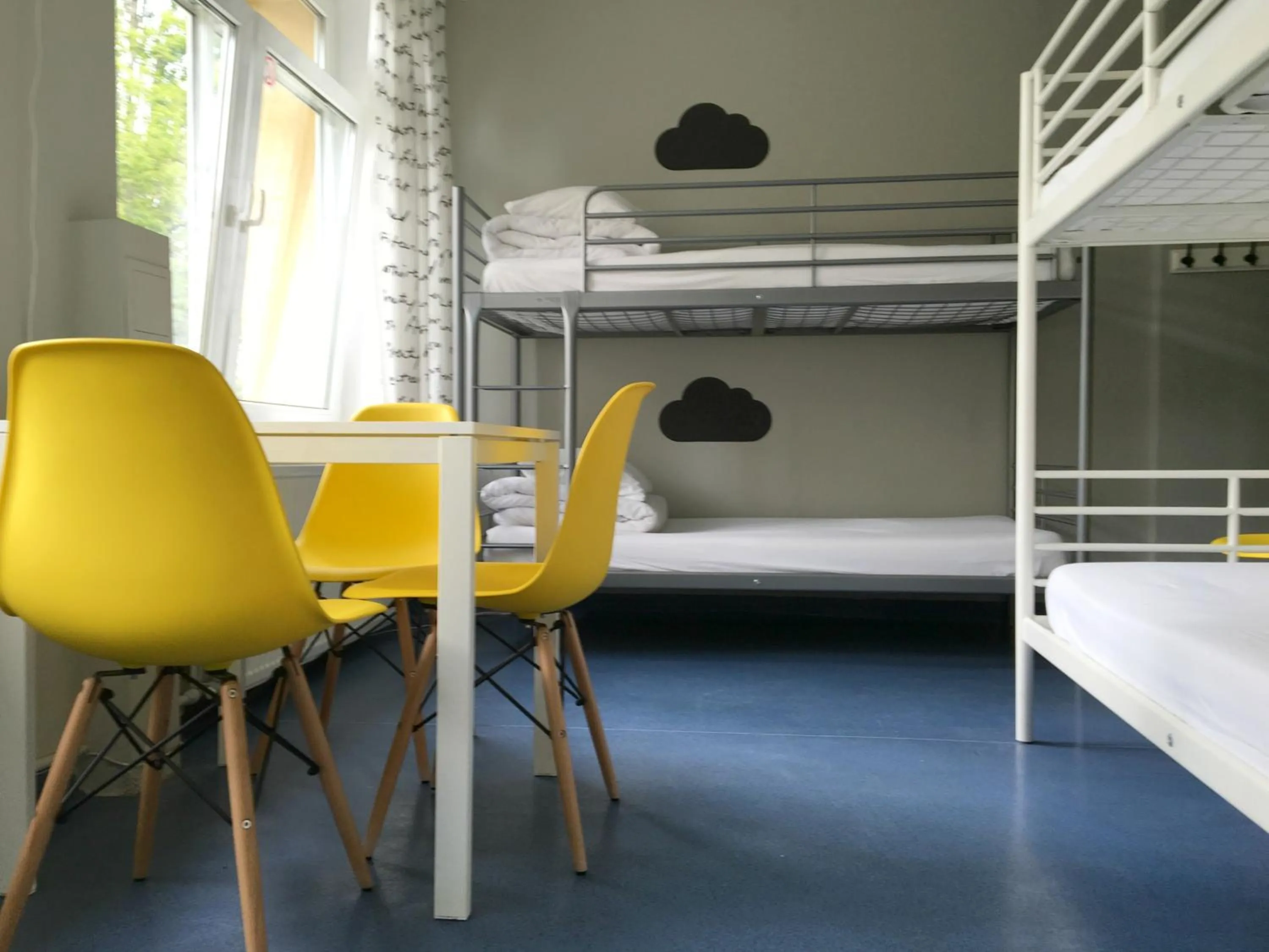 Dining area, Bed in Cloud Hostel