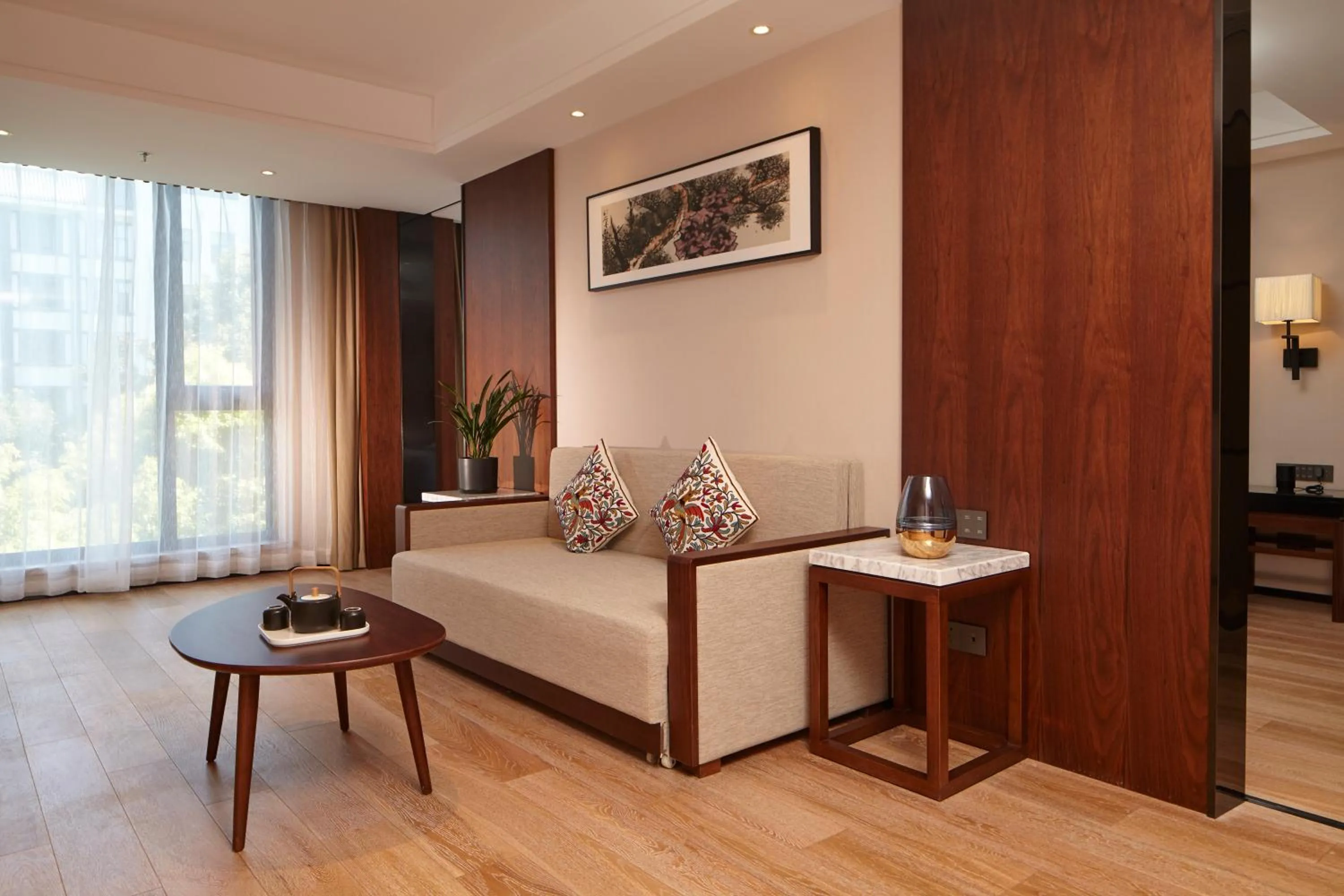 Communal lounge/ TV room, Bed in SSAW Boutique Hotel Yangzhou