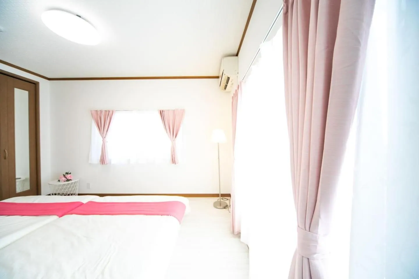 Bed in Awaji Seaside Resort in Iwaya 3000