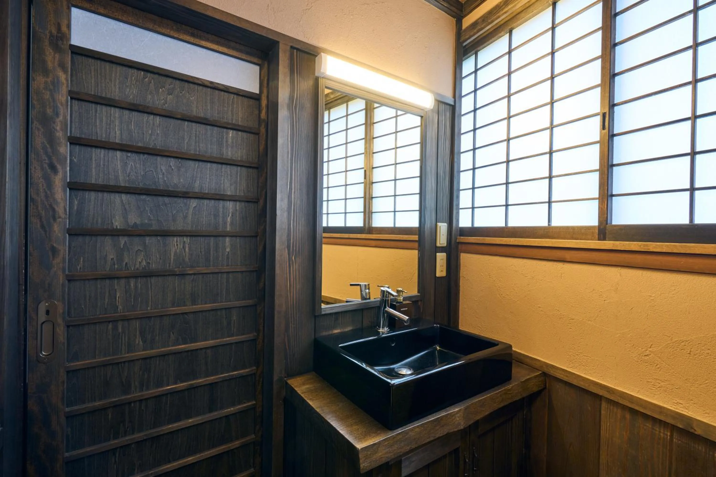 Photo of the whole room in Shinwaen