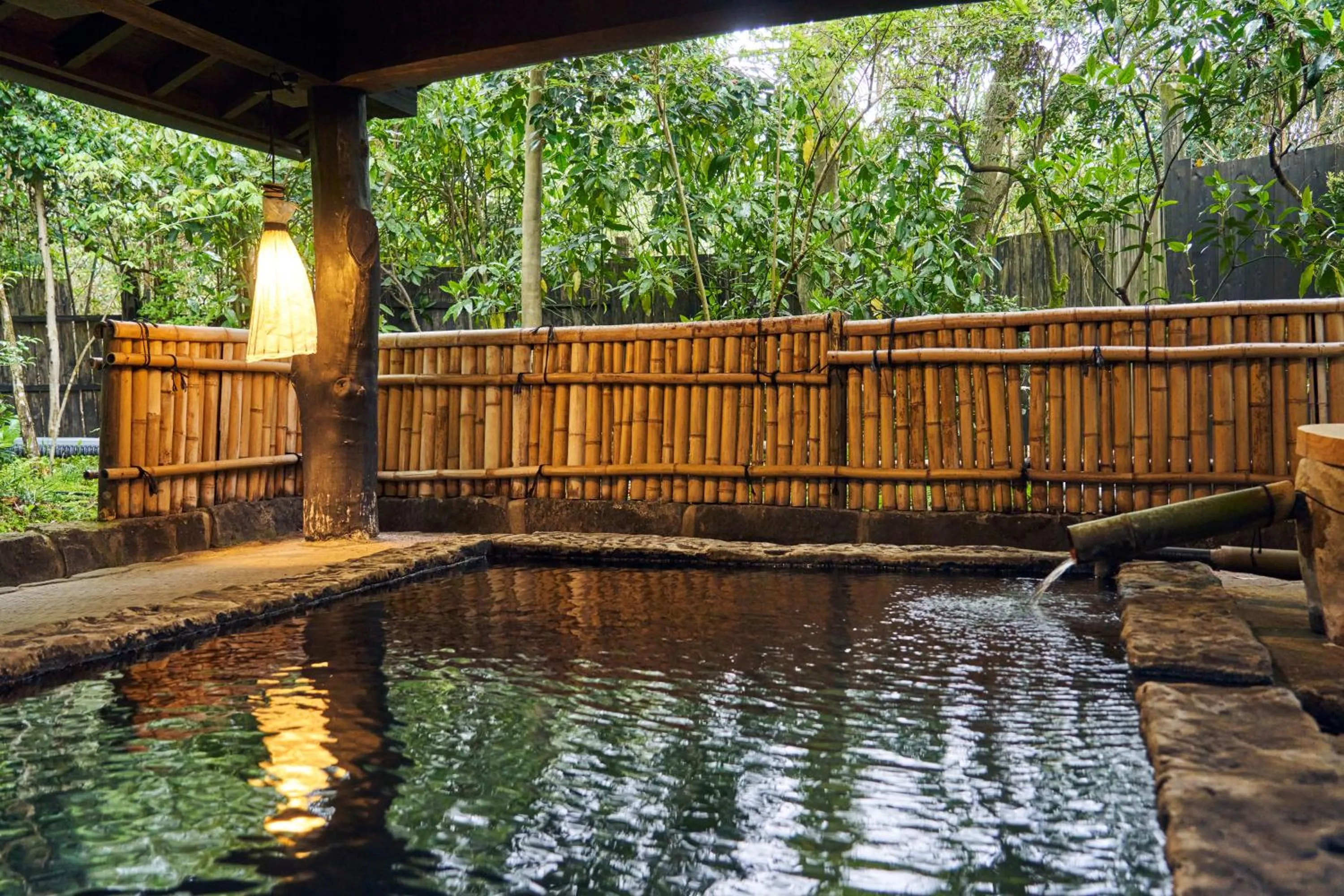 Hot Spring Bath in Shinwaen