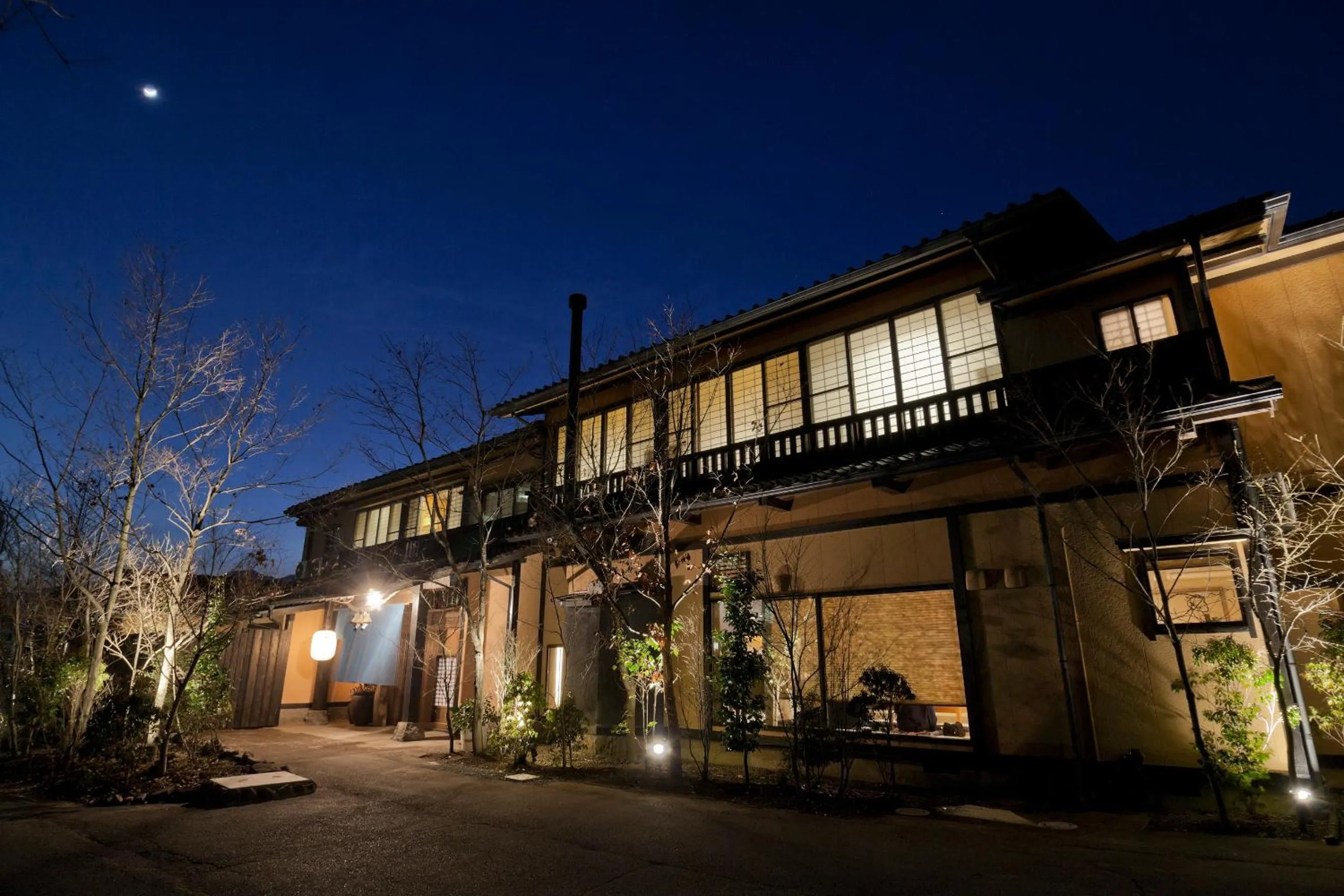 Facade/entrance in Shinwaen