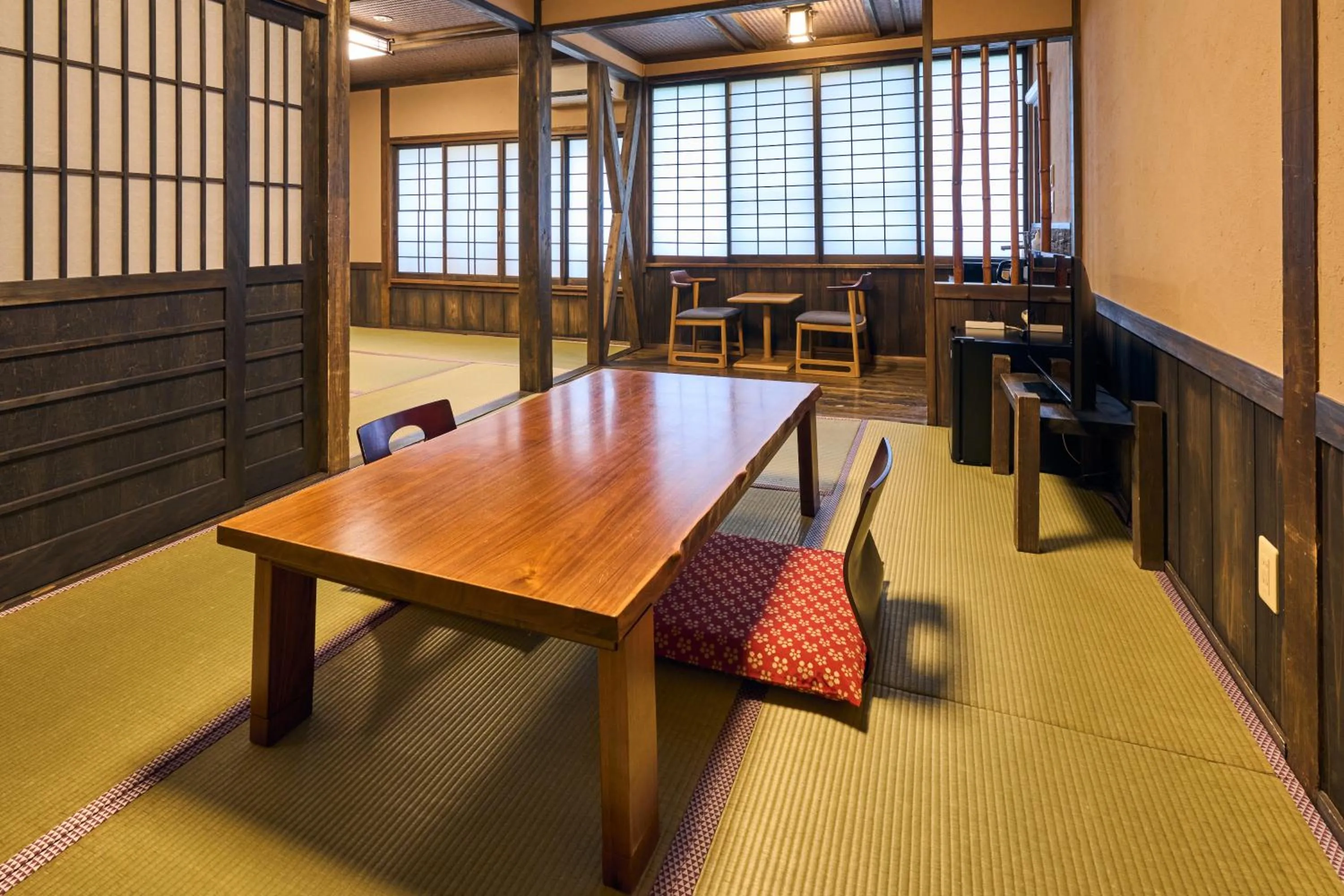 Seating area in Shinwaen