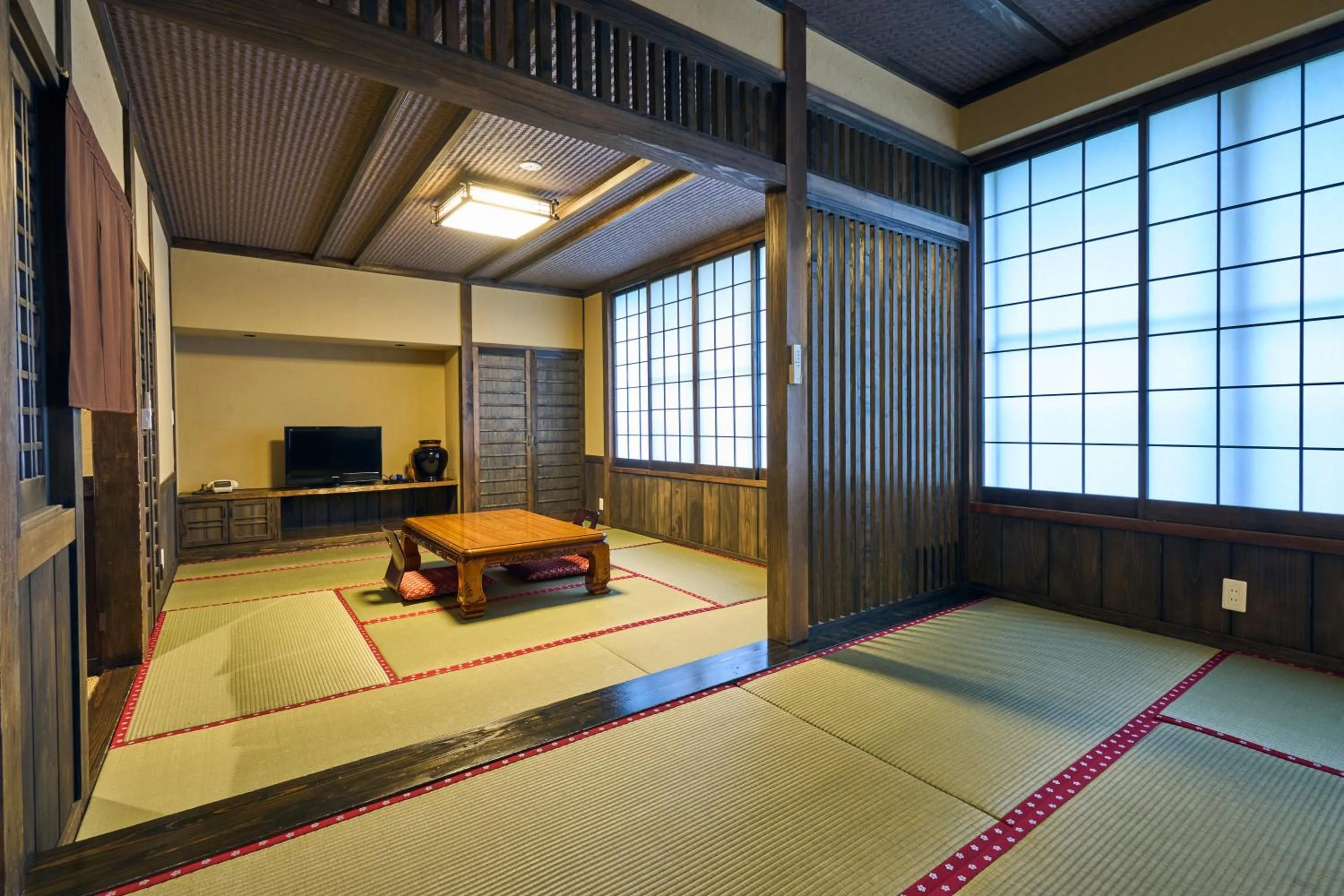 Photo of the whole room, Bed in Shinwaen