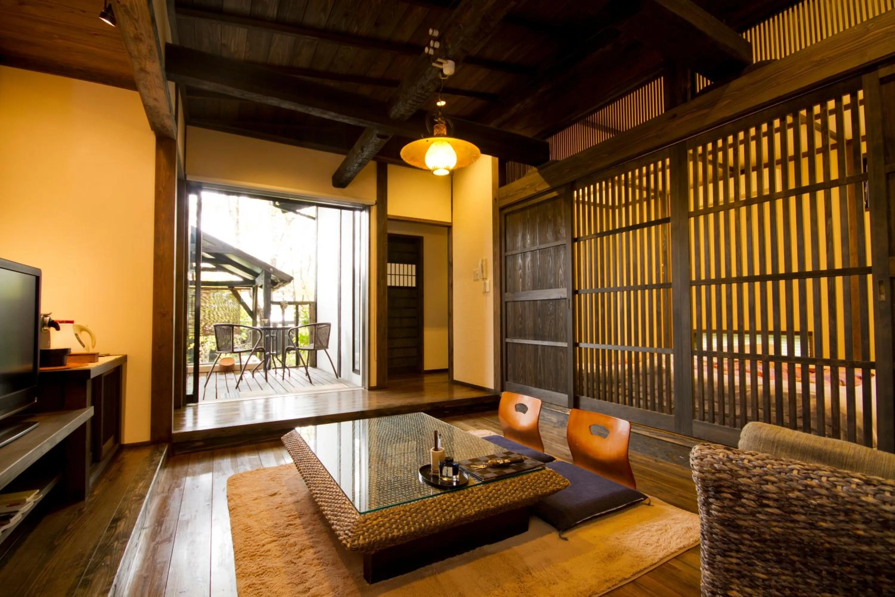 Seating area in Shinwaen