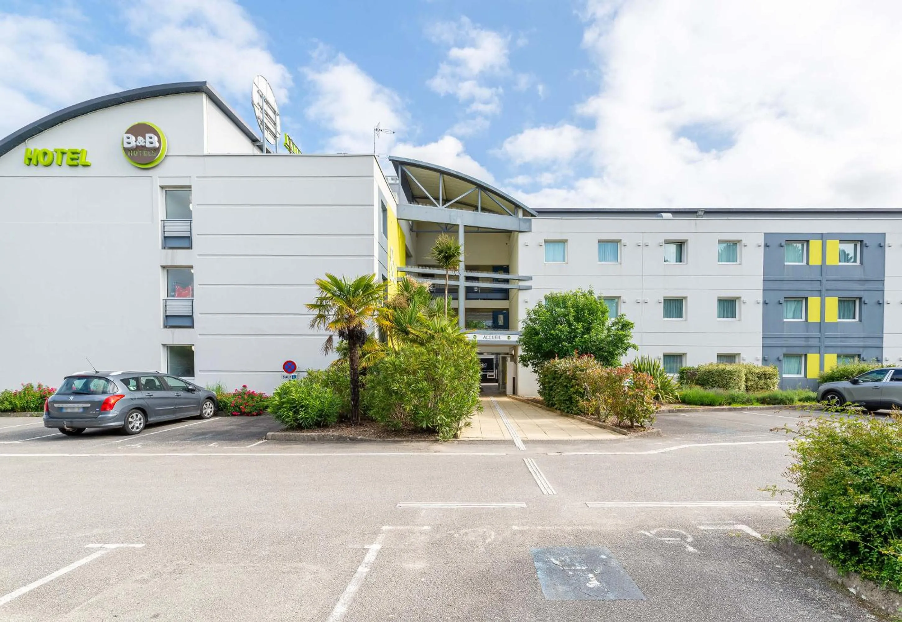 Property building in B&B HOTEL Nantes Aéroport