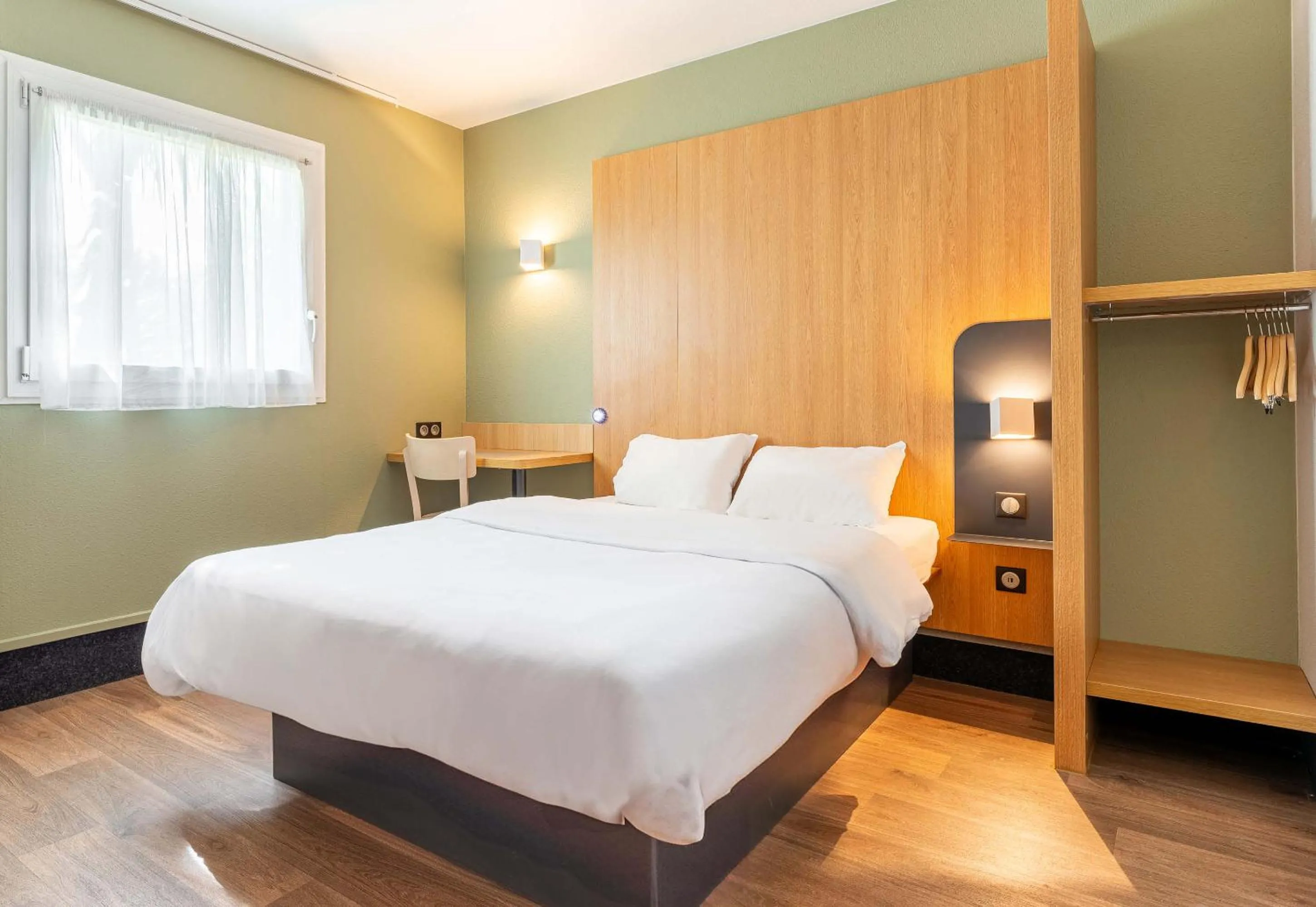 Bedroom, Bed in B&B HOTEL Nantes Aéroport