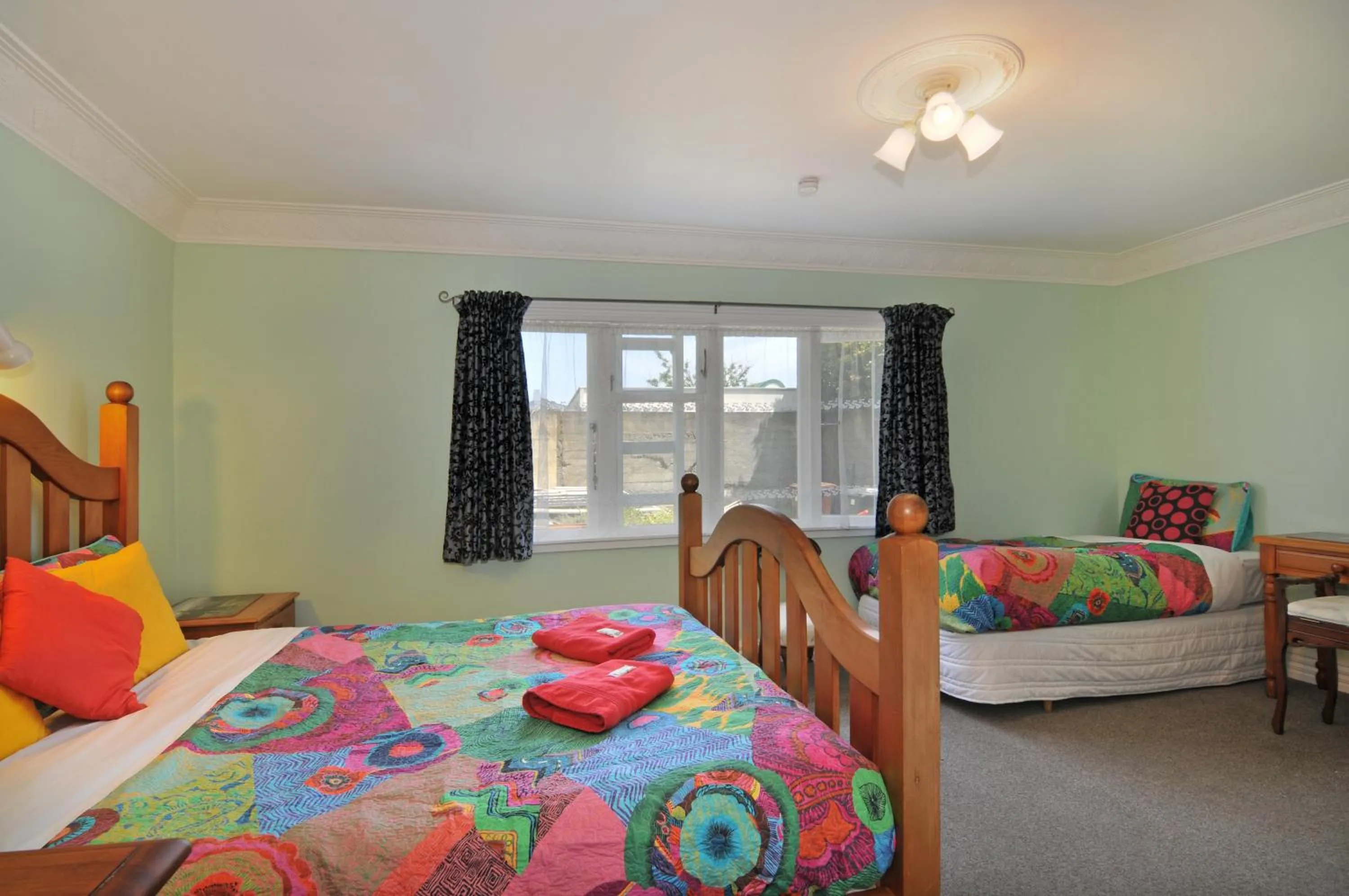 Photo of the whole room, Bed in Richmond Guest House