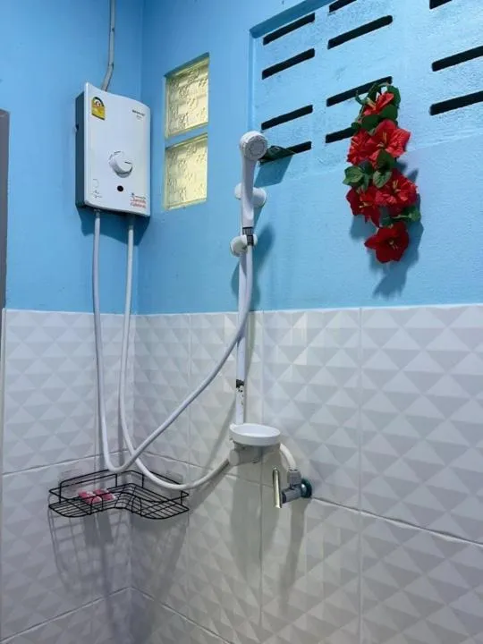 Shower in Najjamee Bungalows