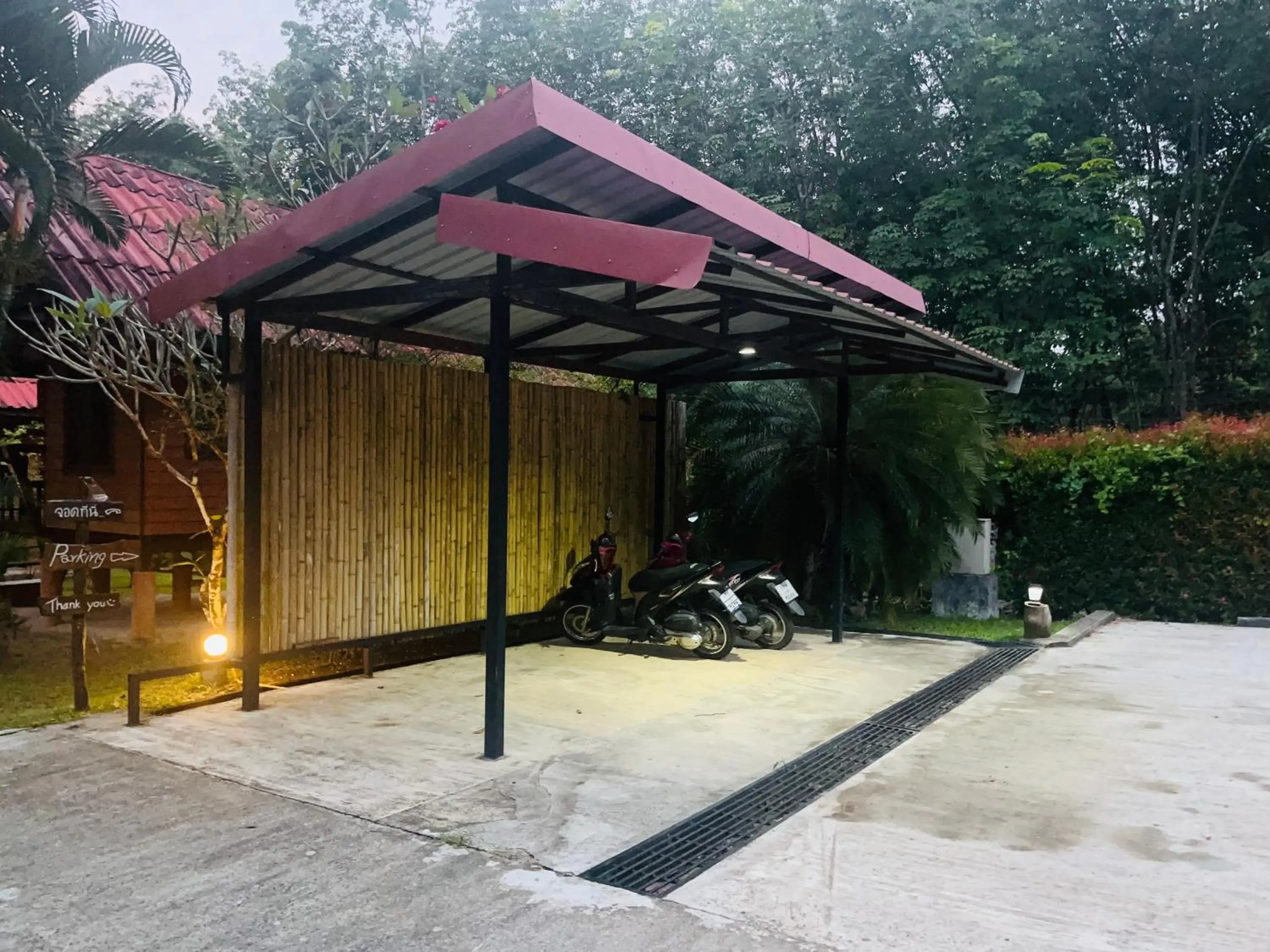 Parking in Najjamee Bungalows