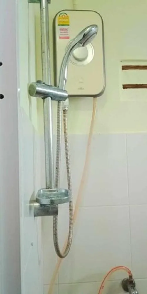 Shower in Najjamee Bungalows