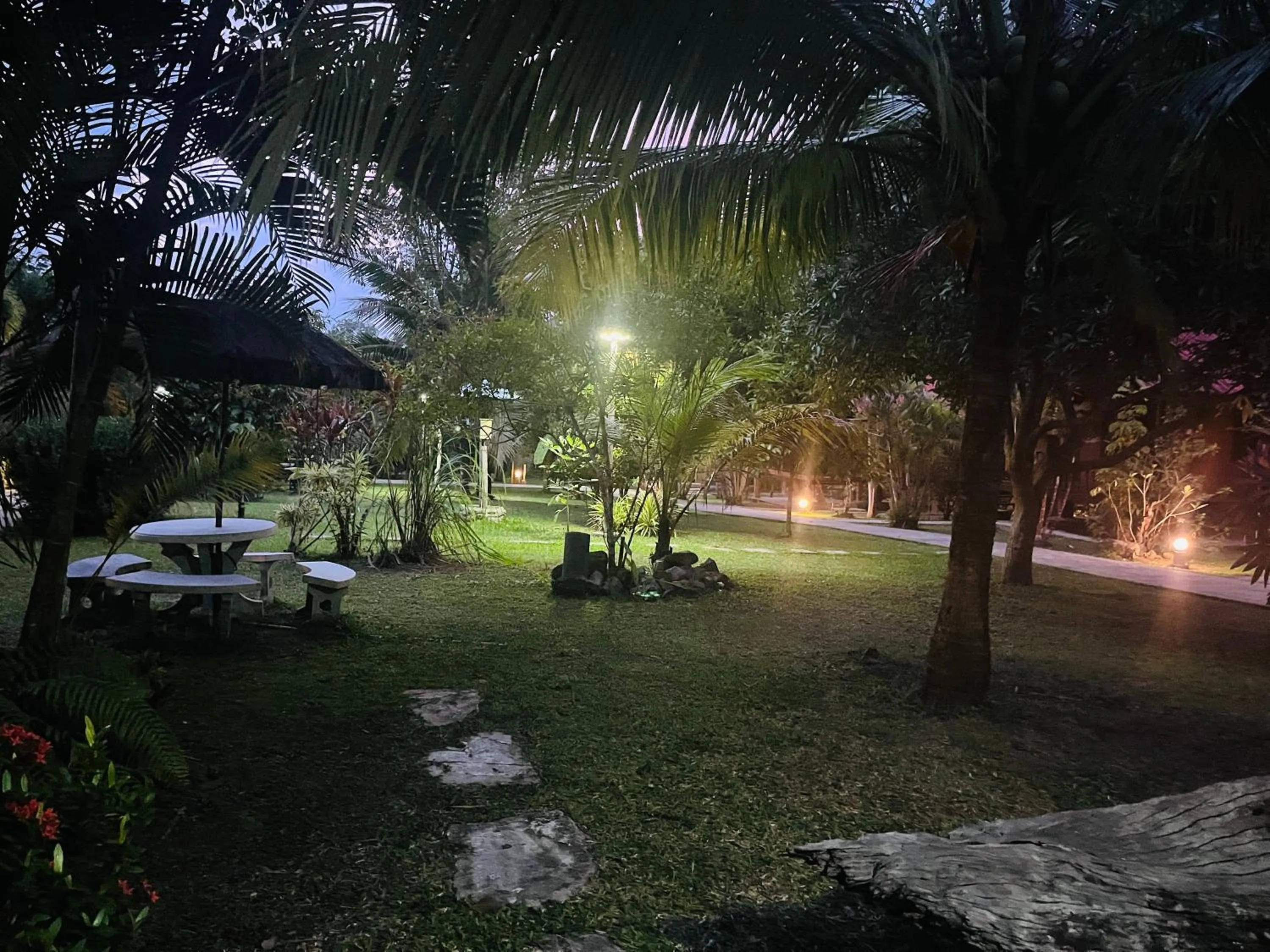 Night in Najjamee Bungalows