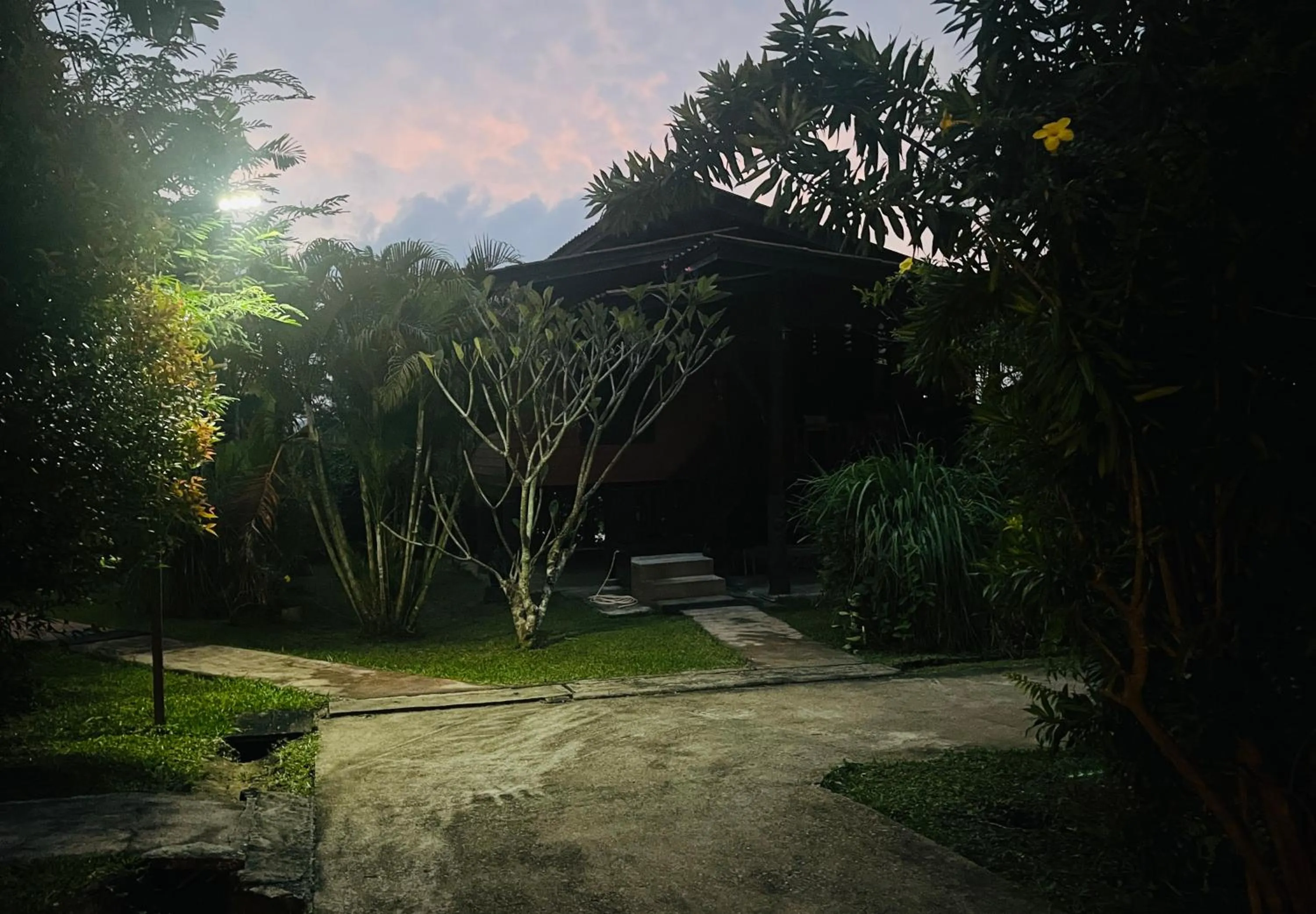 Quiet street view in Najjamee Bungalows