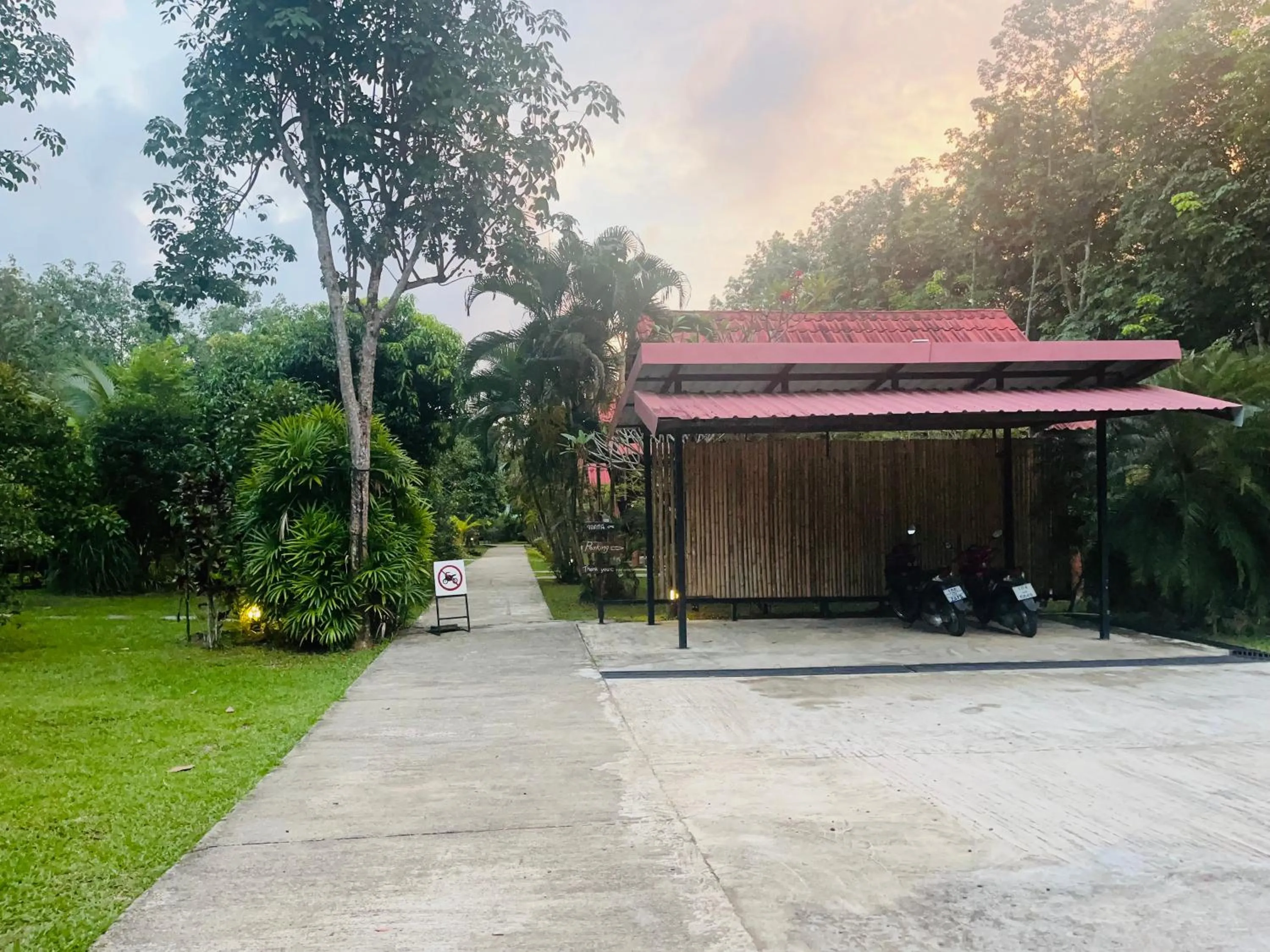 Facade/entrance in Najjamee Bungalows