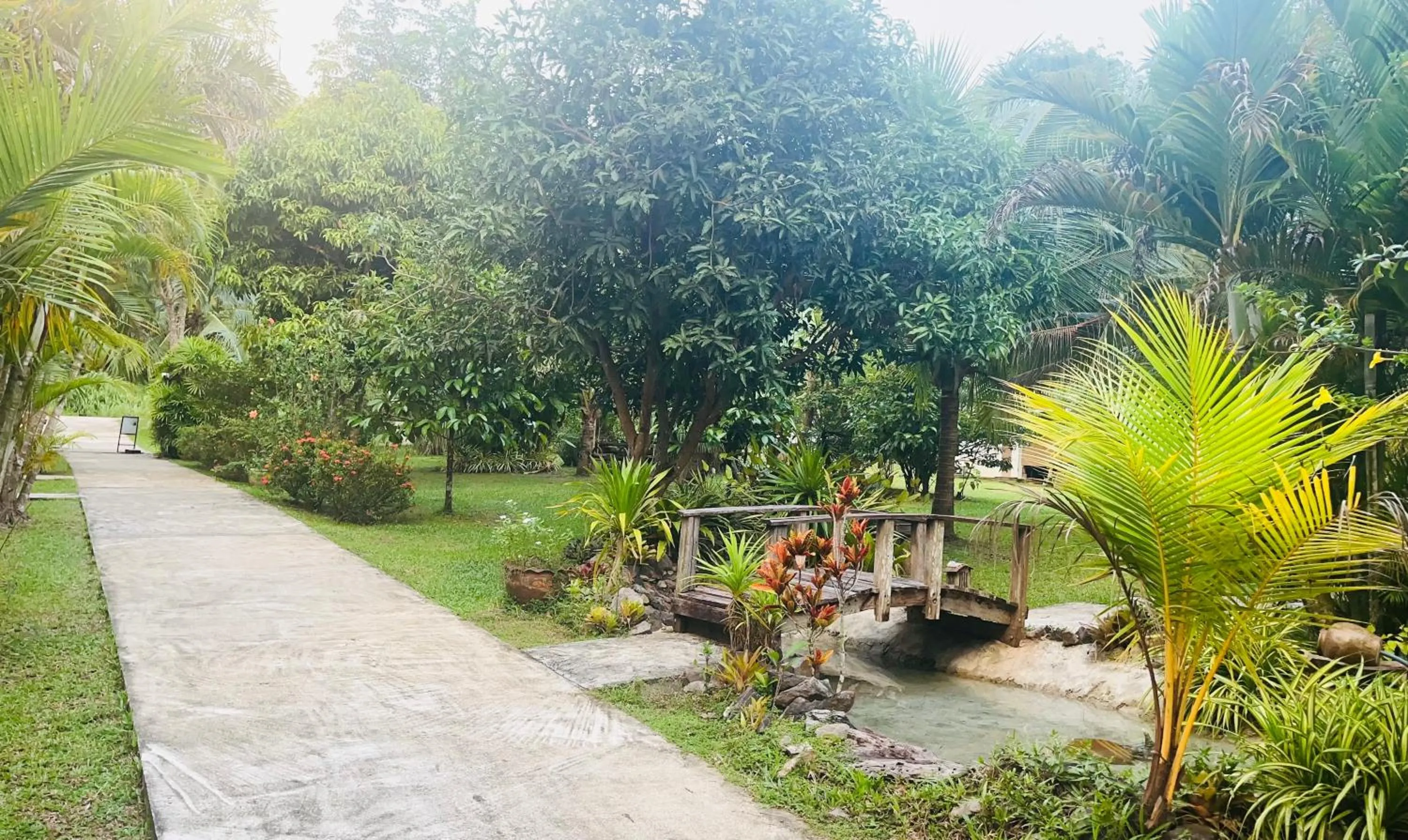 Garden in Najjamee Bungalows