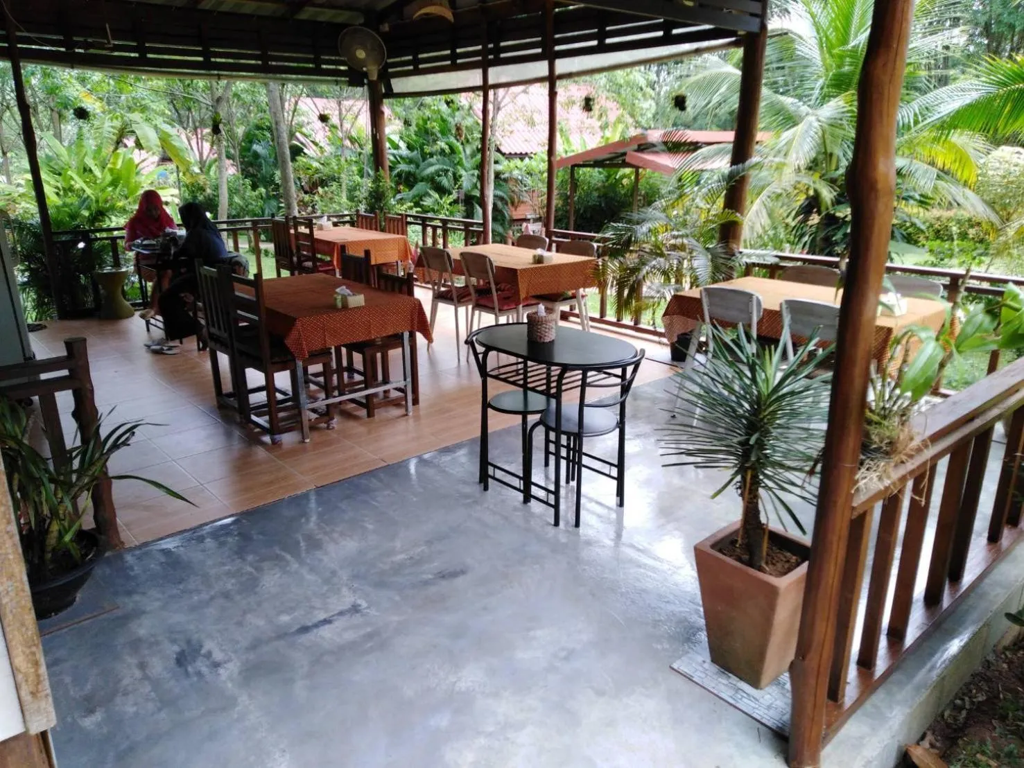 Restaurant/places to eat in Najjamee Bungalows