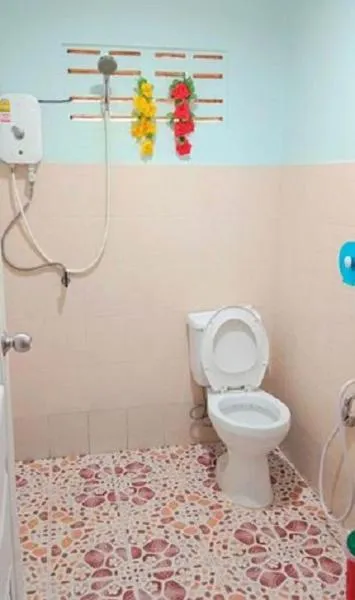 Shower in Najjamee Bungalows