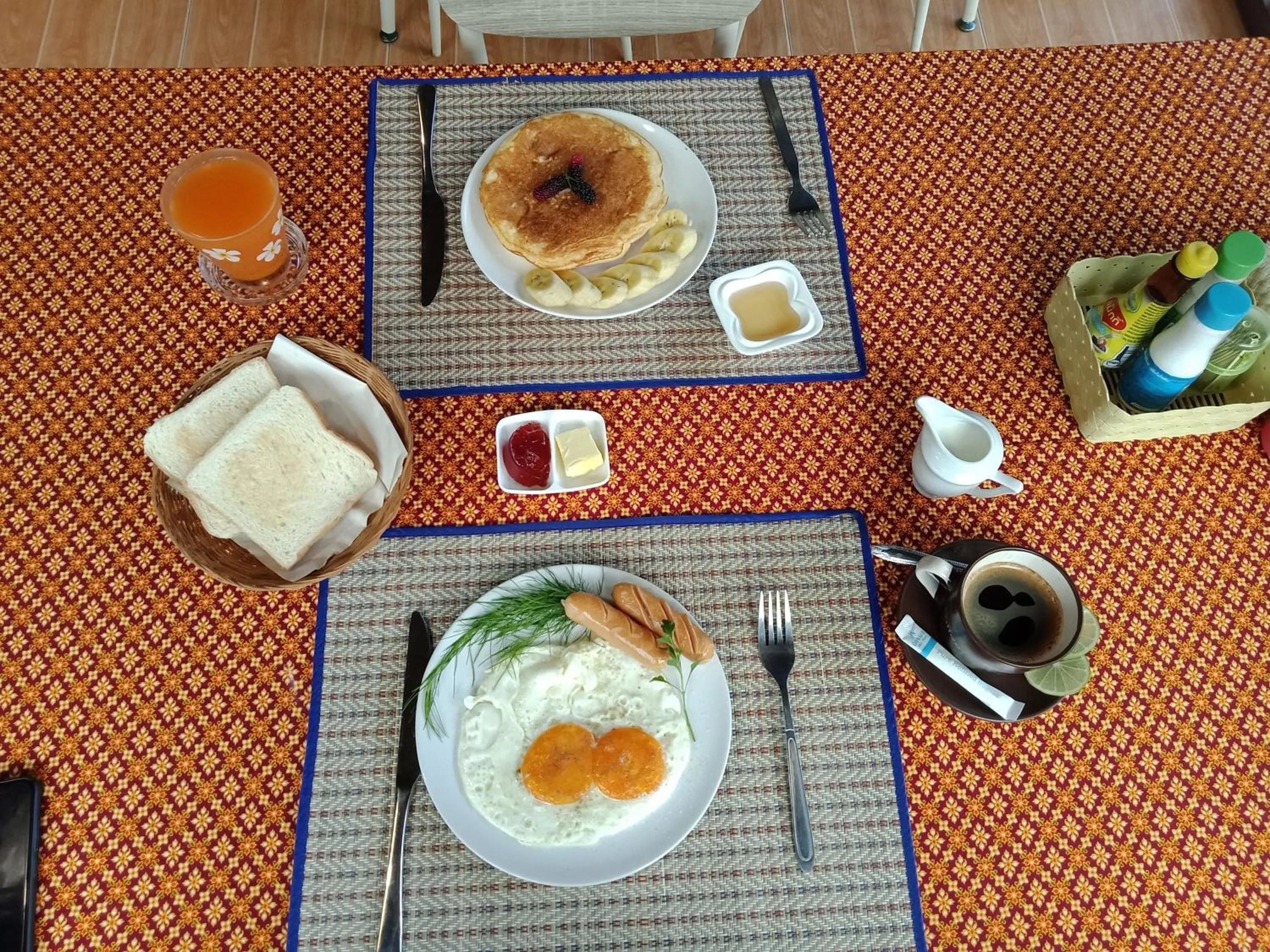Breakfast in Najjamee Bungalows