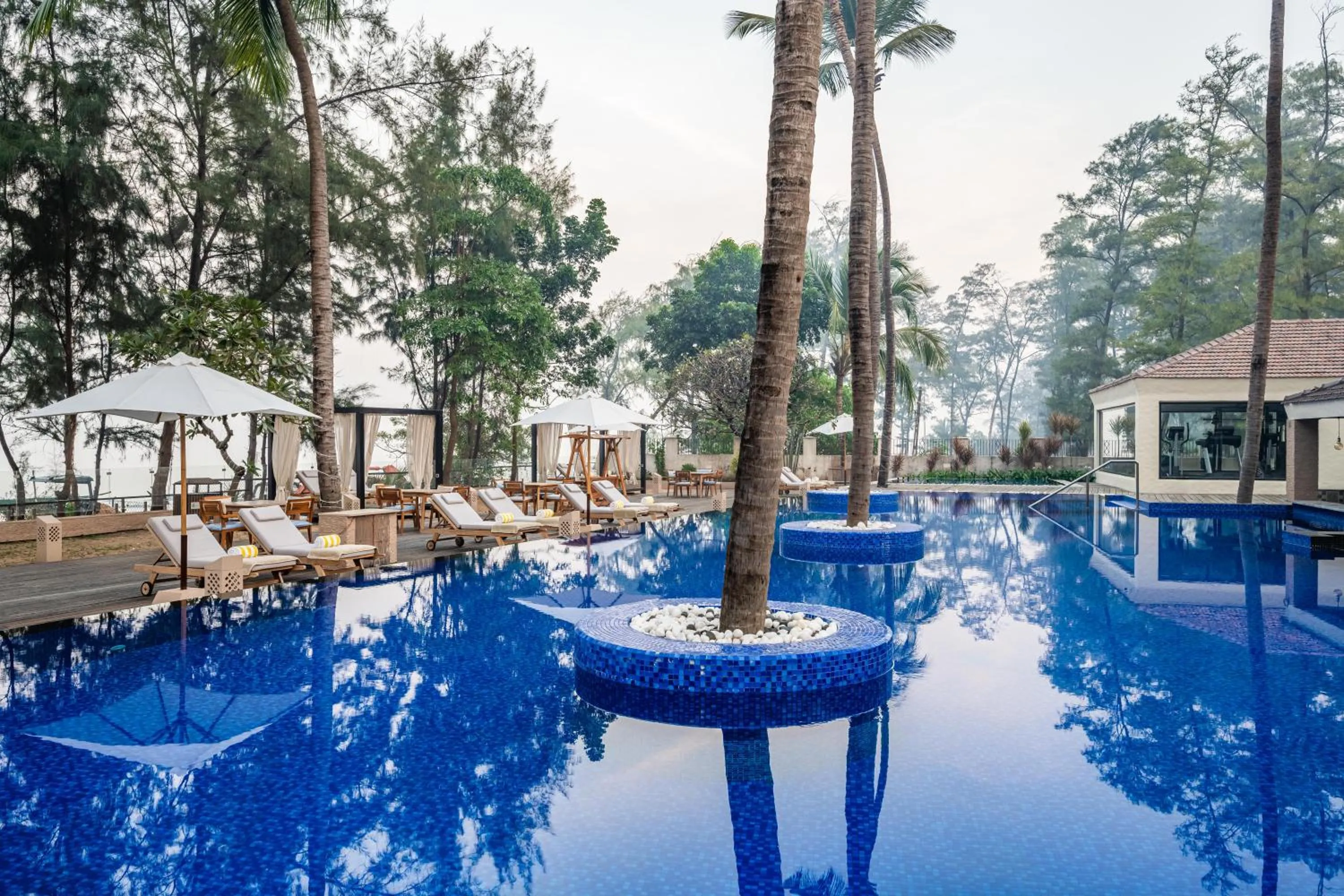 Silver Waves Resort & Spa - Daman