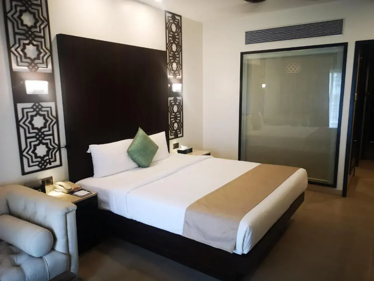 Deluxe Room - Non-Smoking in Silver Waves Resort & Spa - Daman Deluxe Room - Non-Smoking in Silver Waves Resort & Spa - Daman