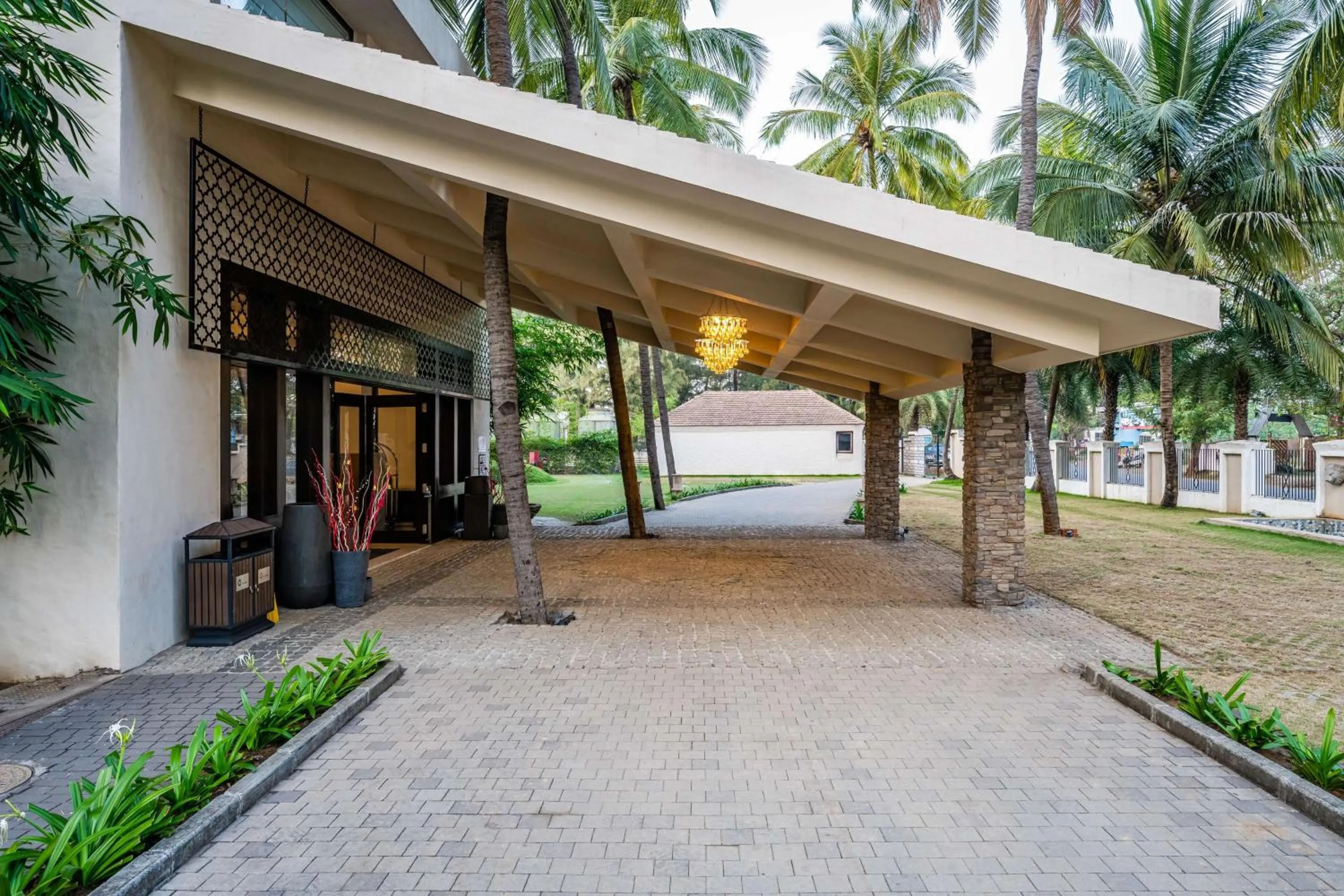 Property building in Silver Waves Resort & Spa - Daman